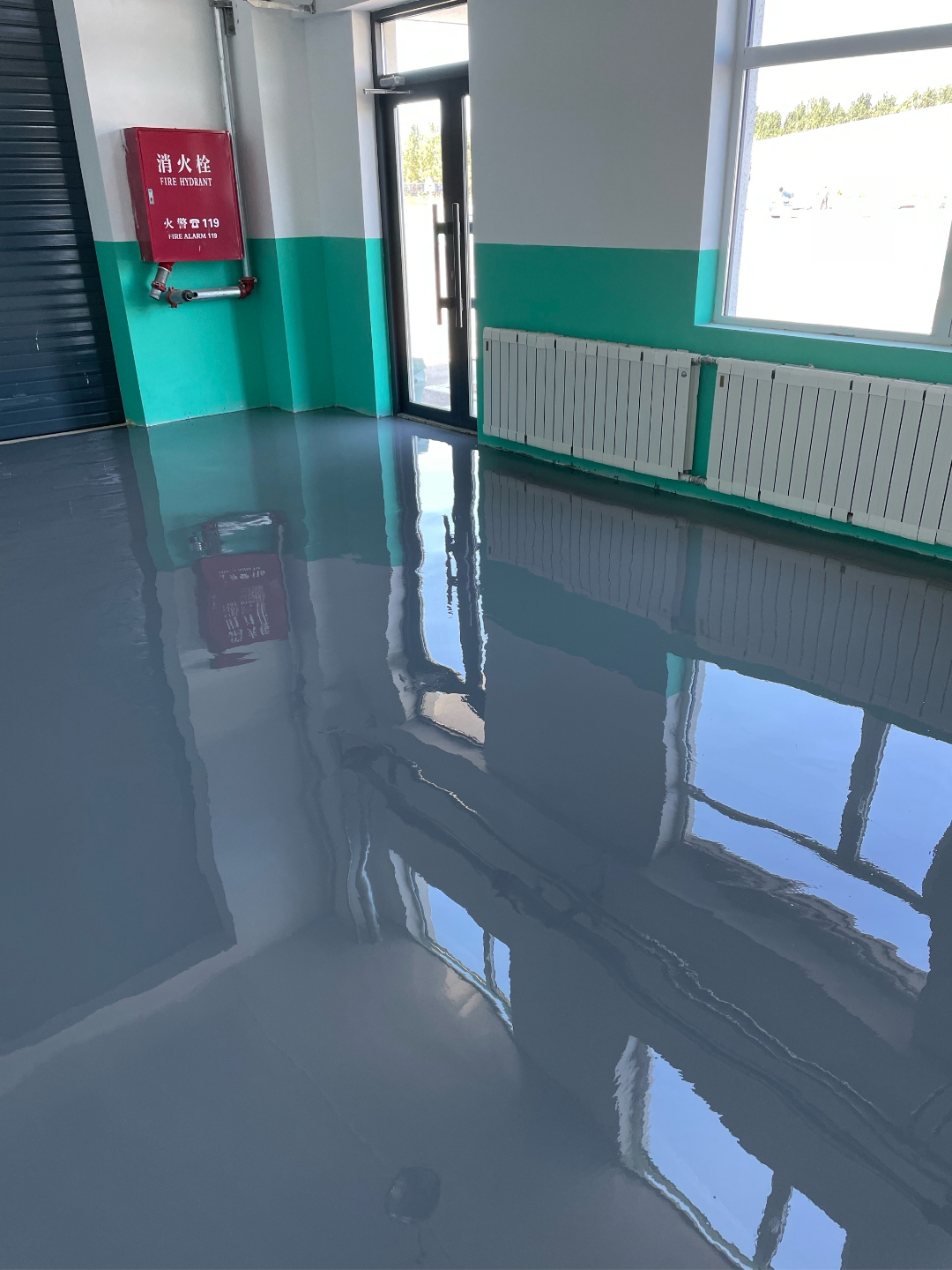 耐磨损的地坪涂料,常用于工业厂房,医院,实验室等对地面要求高的场所