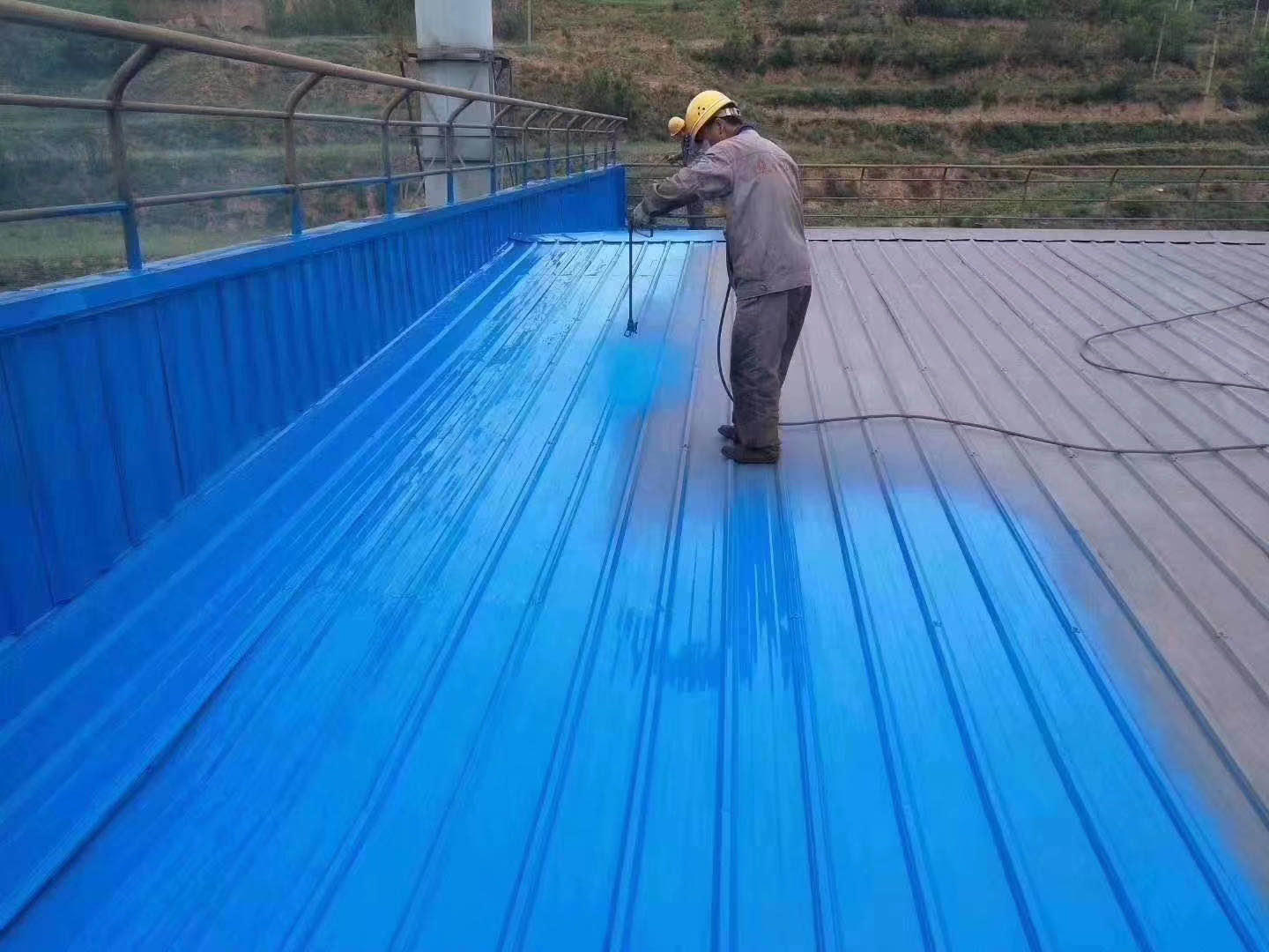 0133-3533 酒仙桥来广营彩钢板除锈喷漆是维护建筑