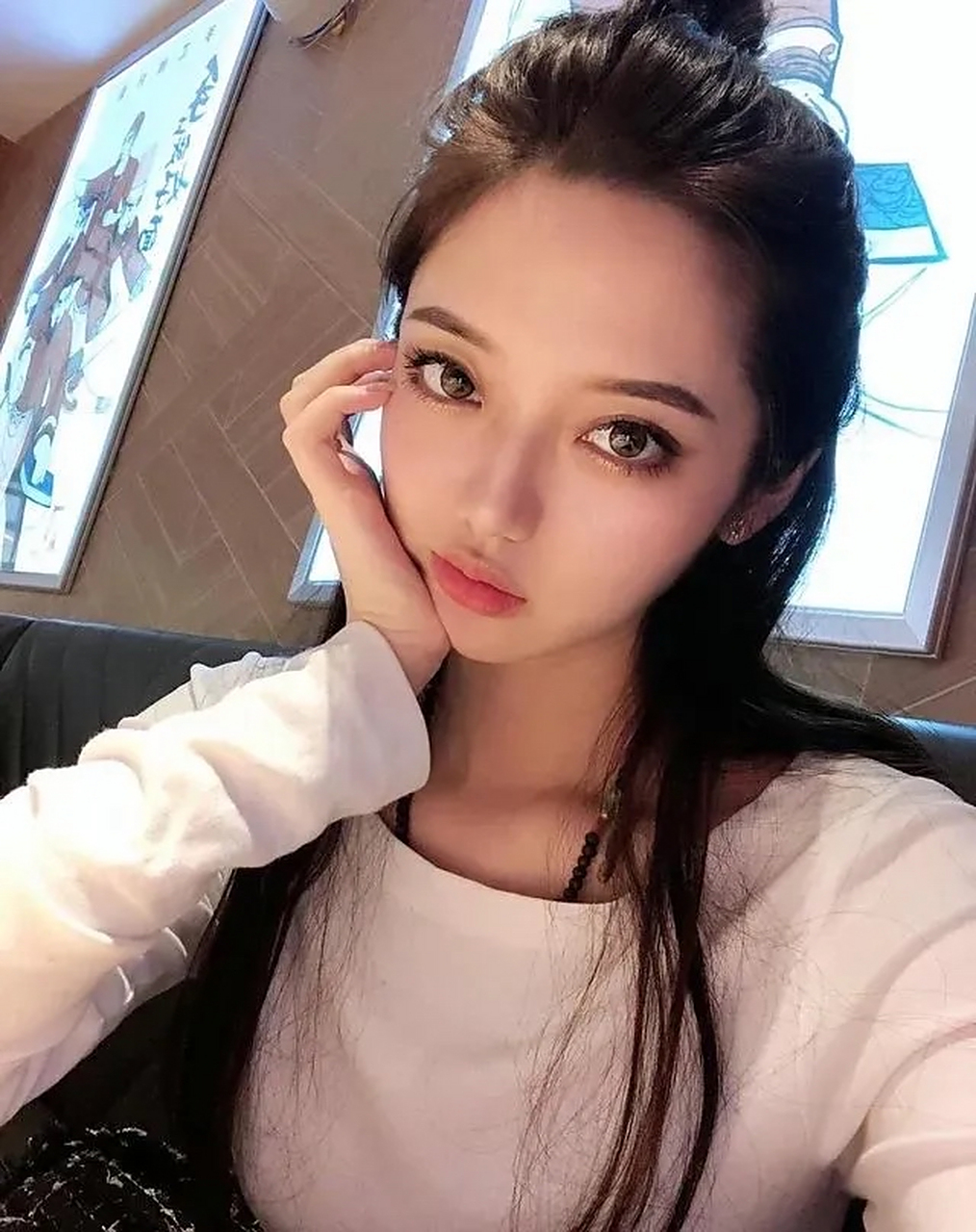 12月12日晚,《快乐星球》里扮演"冰柠檬"的张兆艺悲痛发文,称遭遇到了