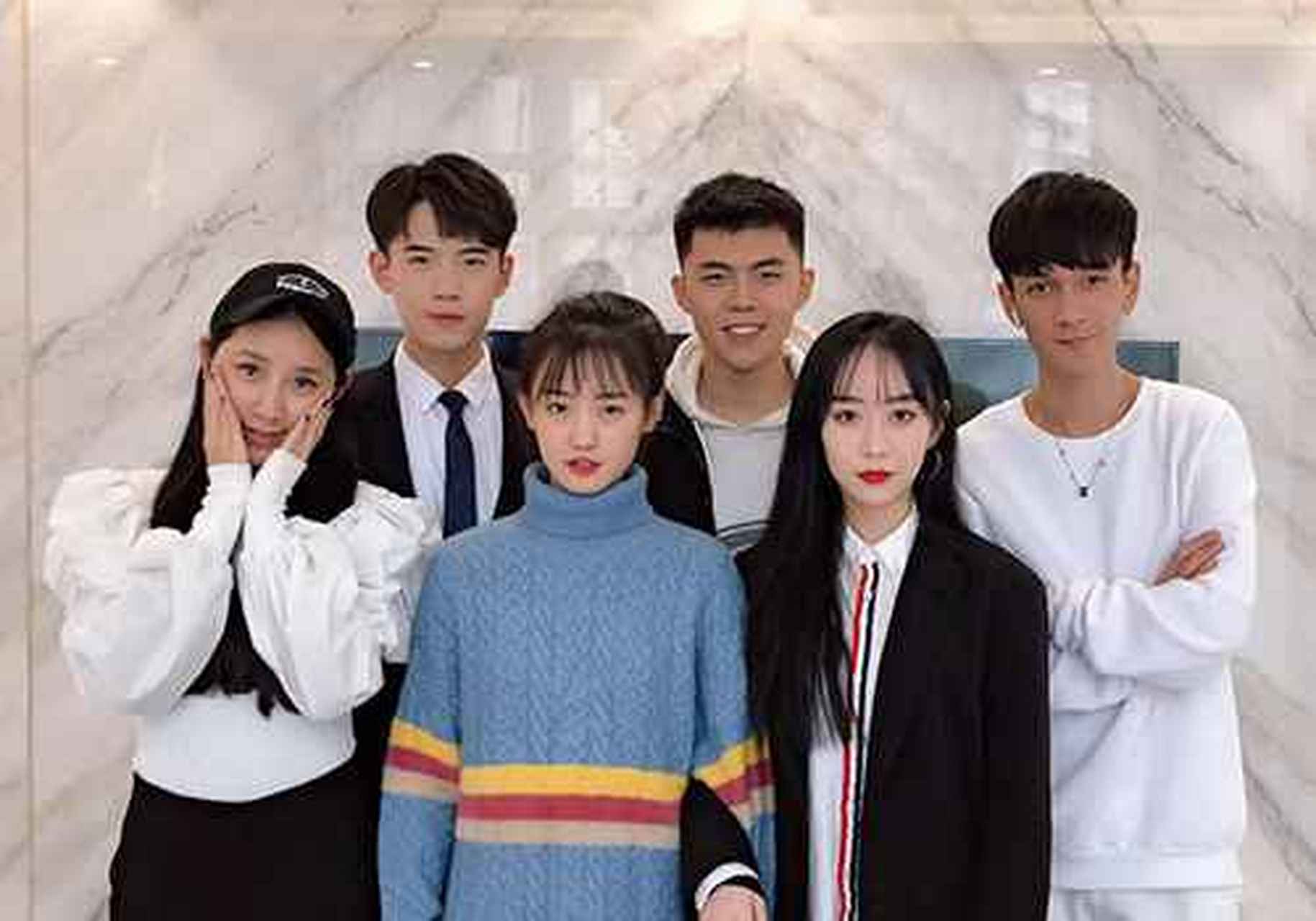 子豪家族全体成员的照片