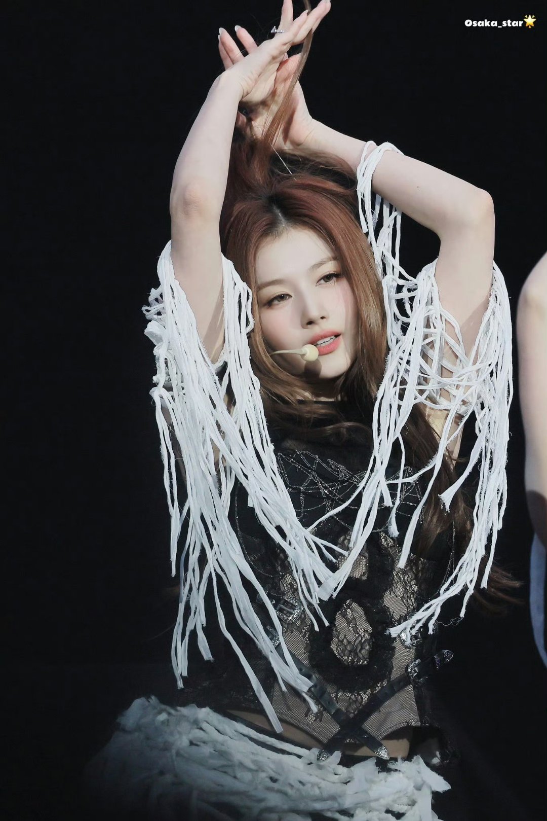 今晚的舞台,凑崎纱夏魅力四射!