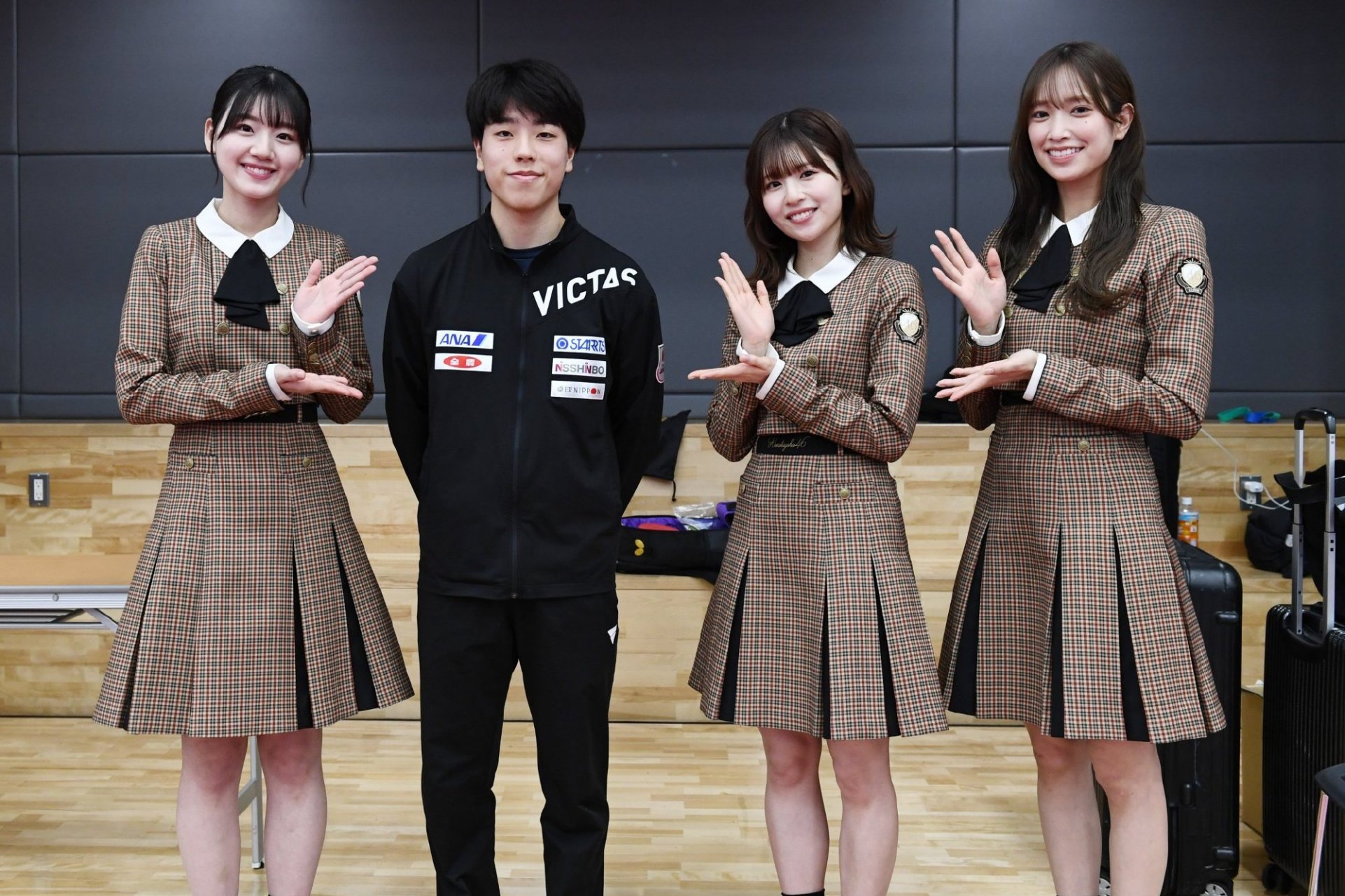 张本智和,伊藤美诚,篠塚大登与日向坂46成员91 676767