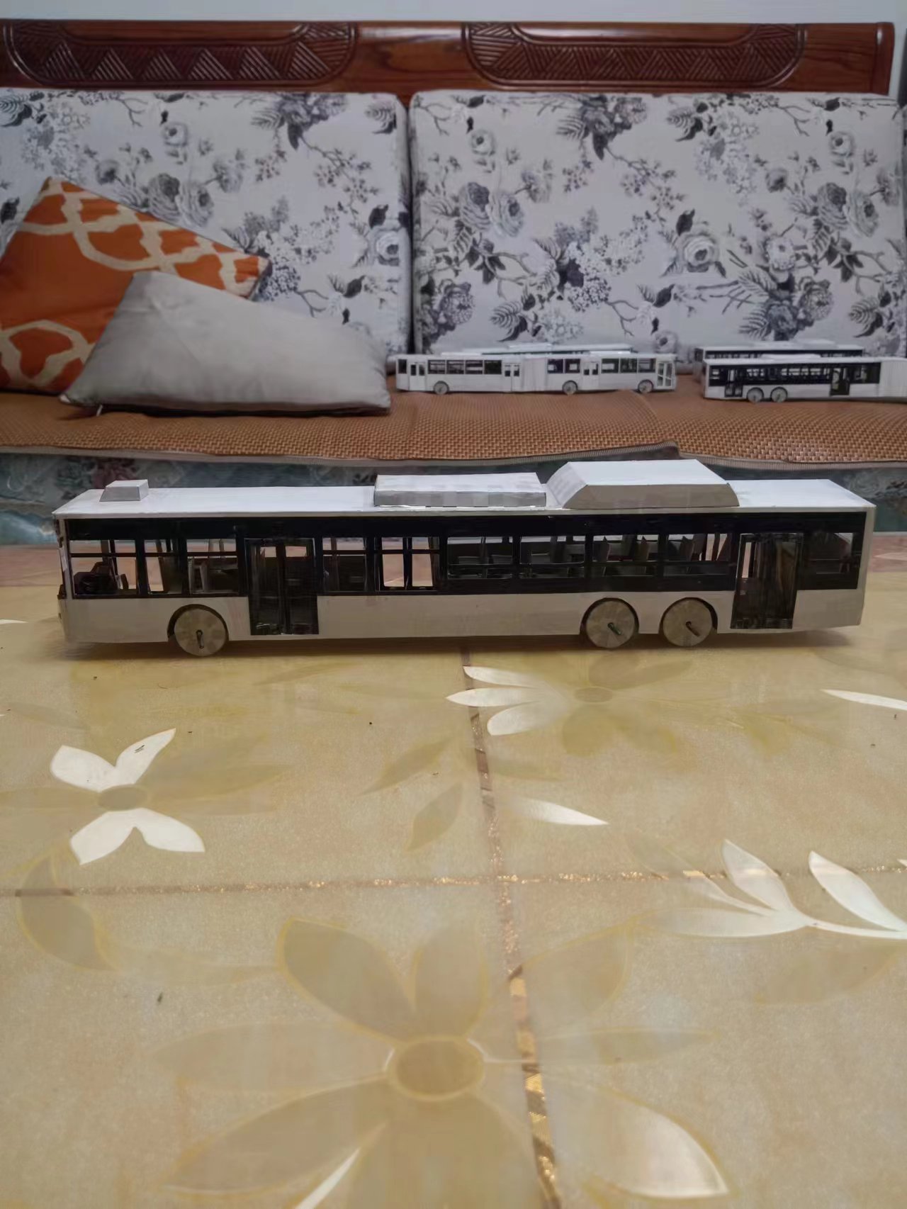 手工制作纸盒公交车