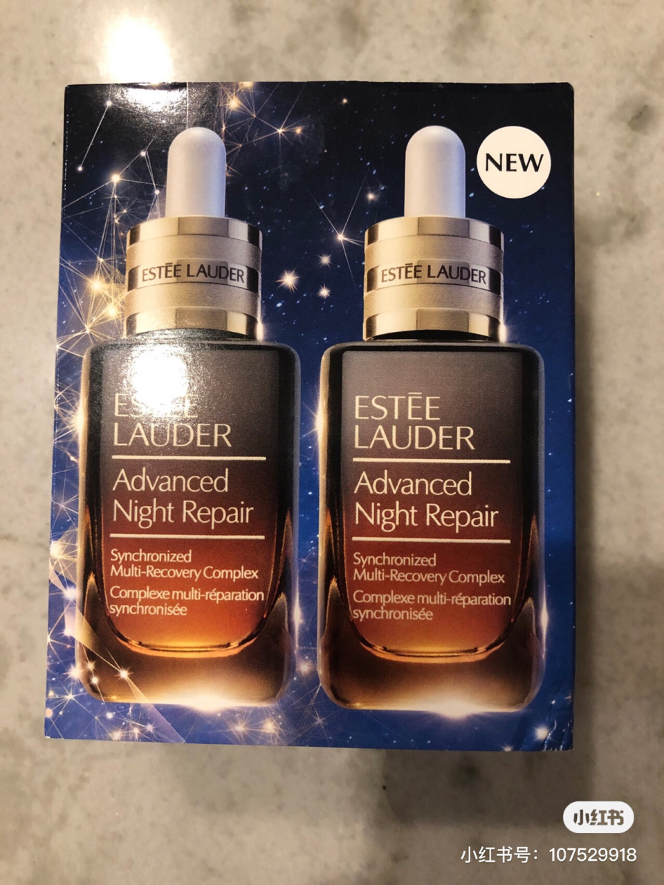 新版小棕瓶添加了三肽-32,保湿效果更好,调节了皮肤生物钟,可以睡觉的