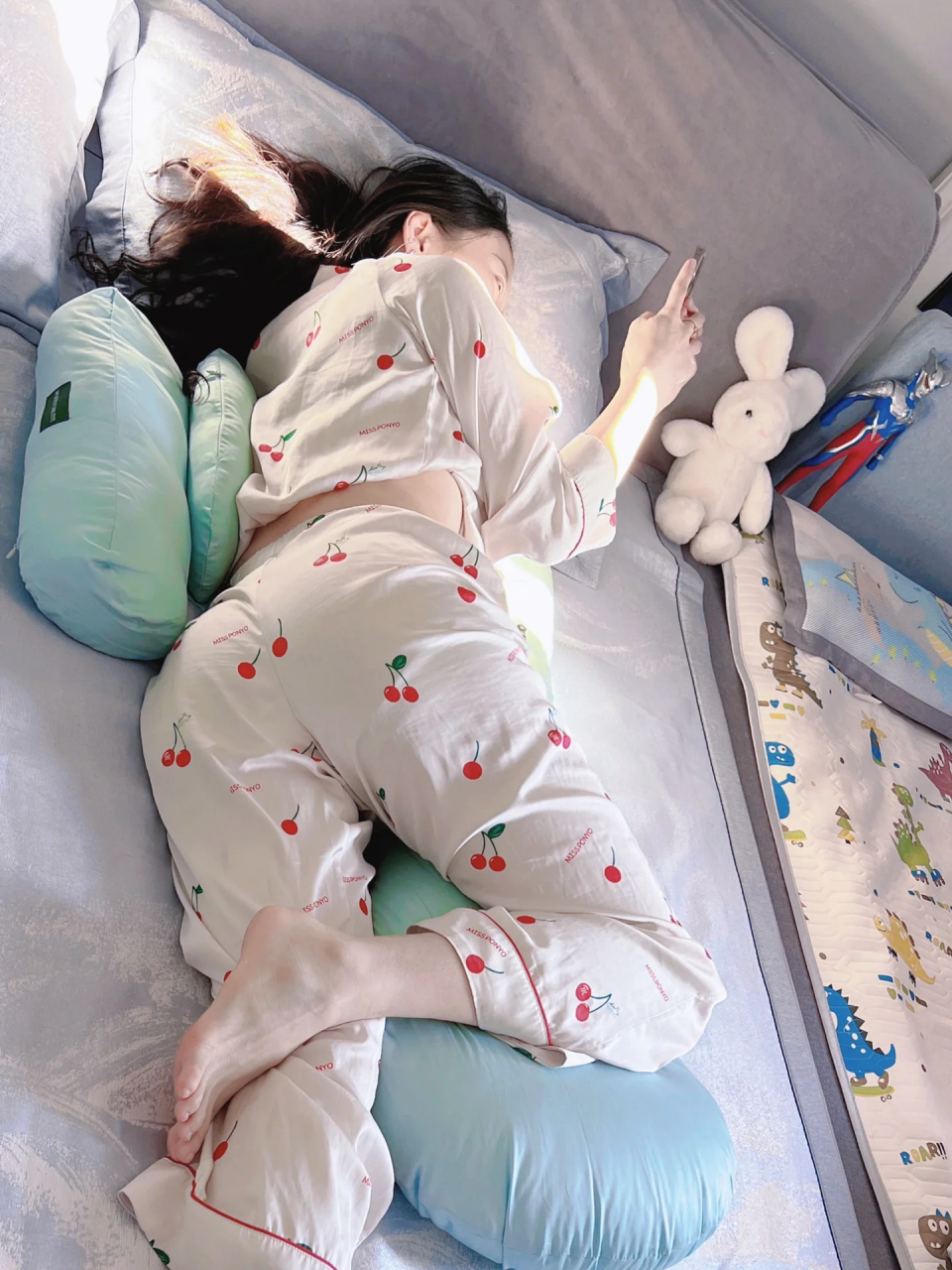 适合孕妇的睡觉姿势