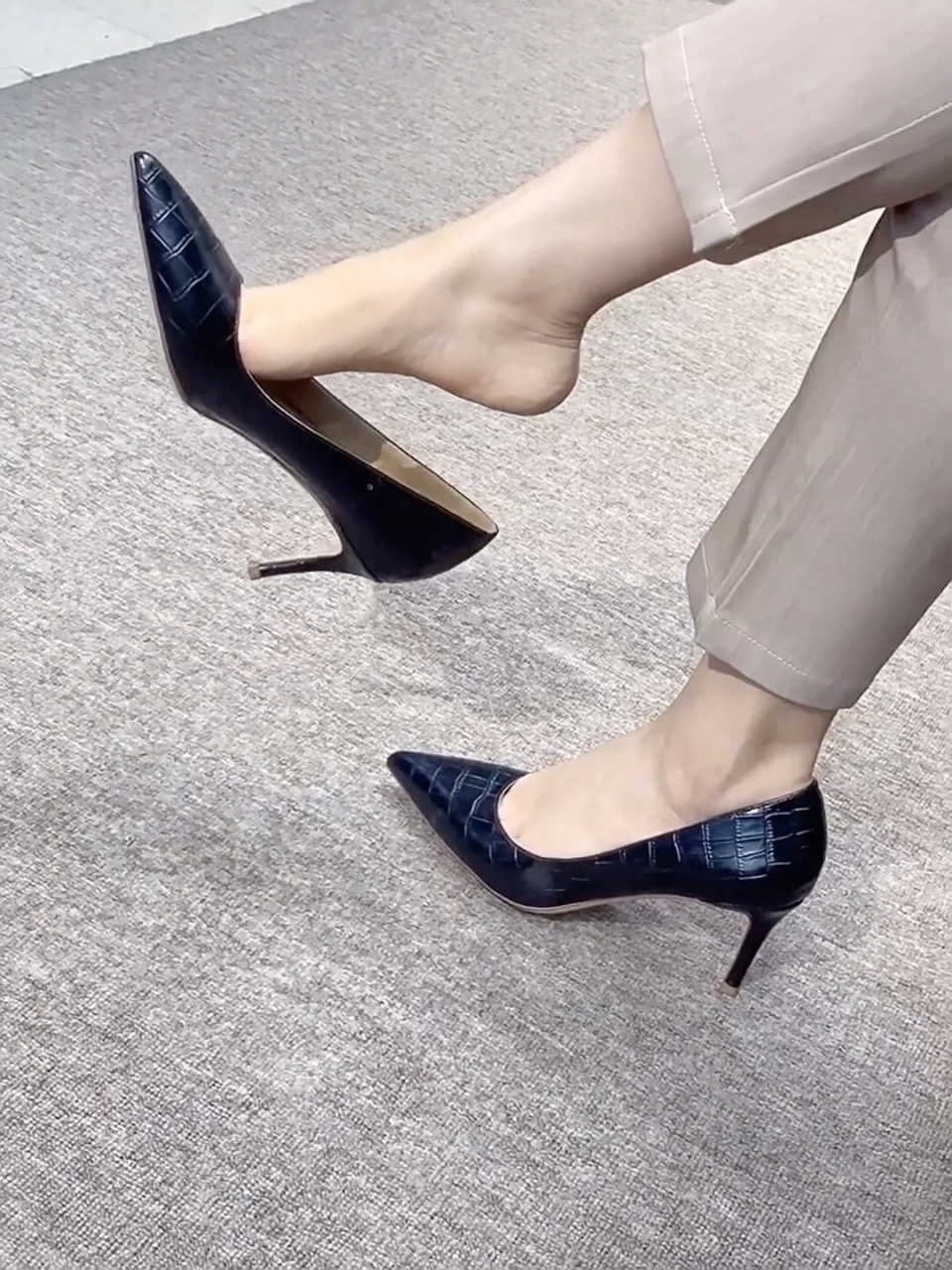 黑色格子高跟鞋