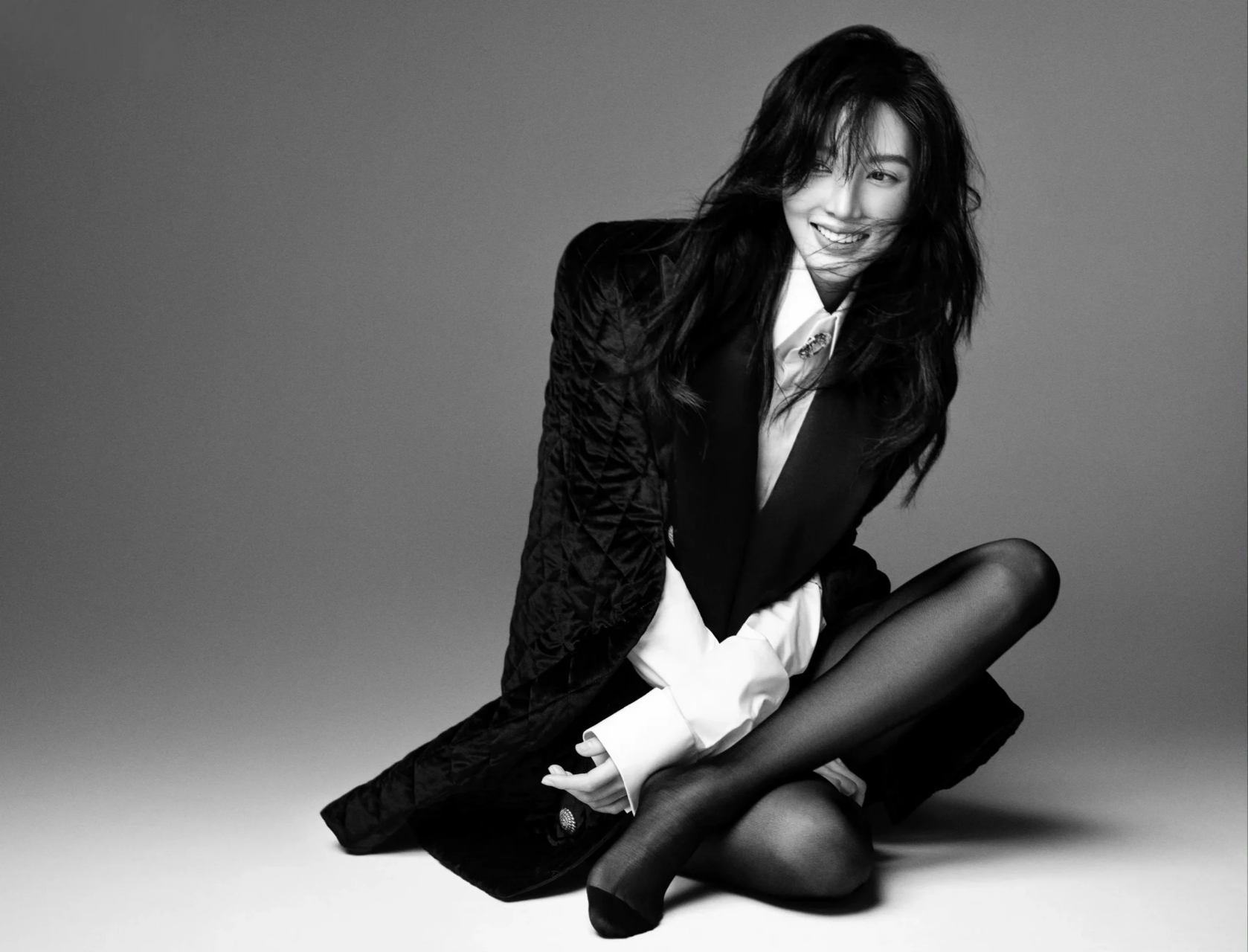 金晨的黑丝腿,是真细呀!