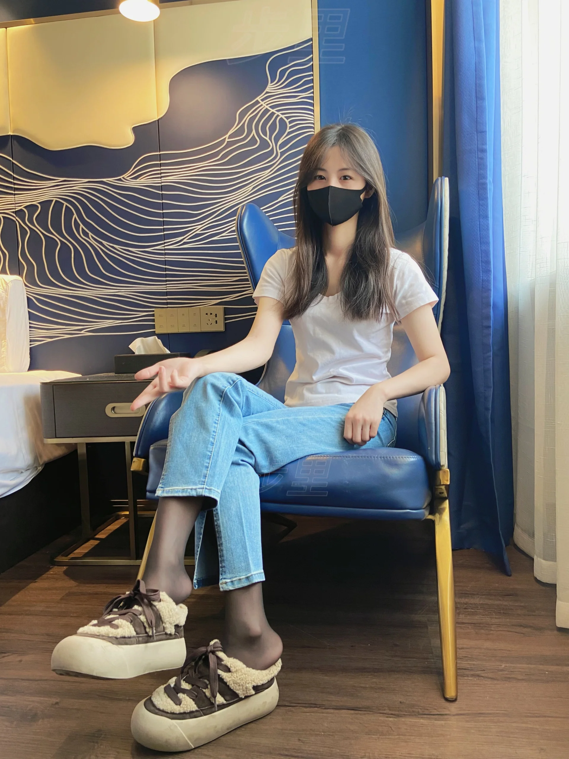 实话实说帆布棉鞋配丝袜确实脚特臭