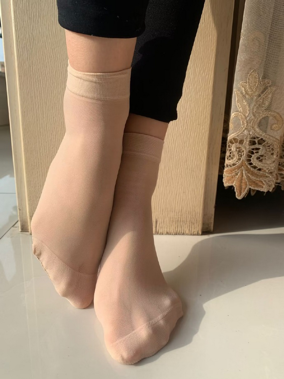 这种脚尖加固的短丝袜,已经不再适合年轻人了