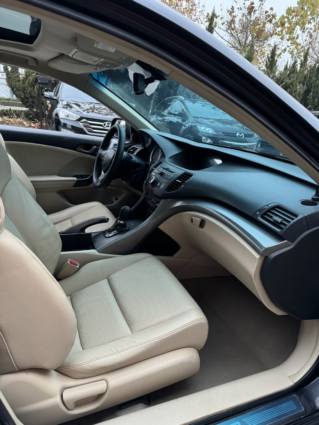 自动双温区空调,电动真皮座椅带加热,电09款思铂睿内部10款思铂睿内饰