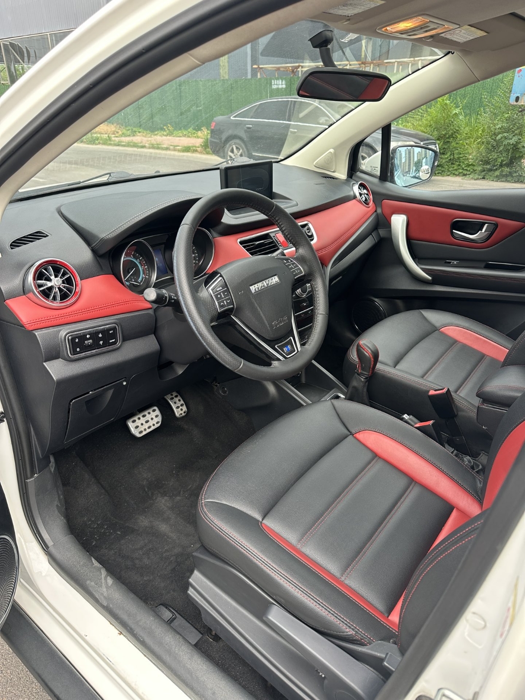 16年哈弗h1,1.5自动档,个人一手车