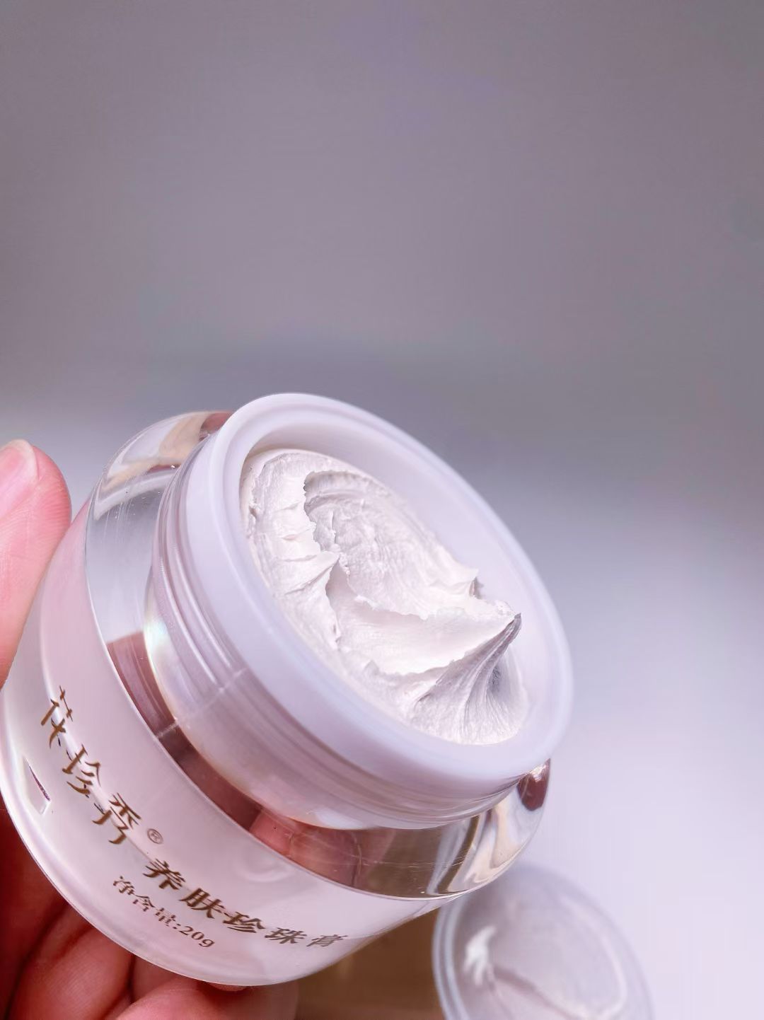 这是一款0添加的养肤霜,安全,无激素,孕妇小孩都