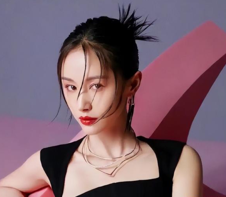 王子文也没想到,"生父成谜"的12岁儿子,已经可以为她争光了