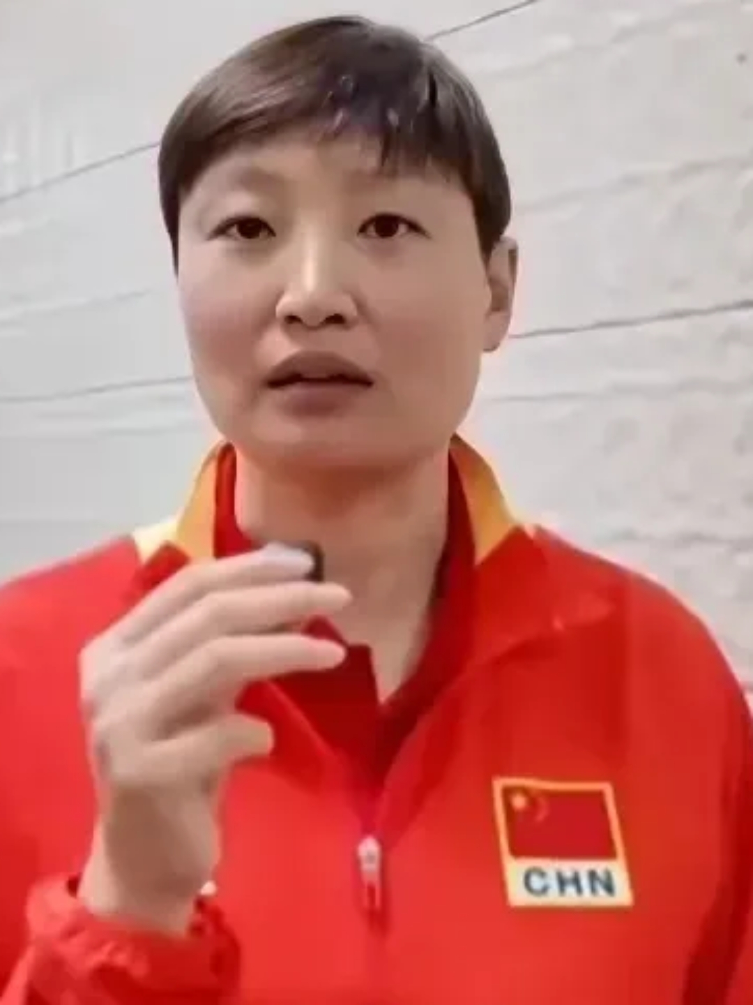 杨昊说现在的中国女排像2001年那支,还称登上最高领奖台指日可待,这一