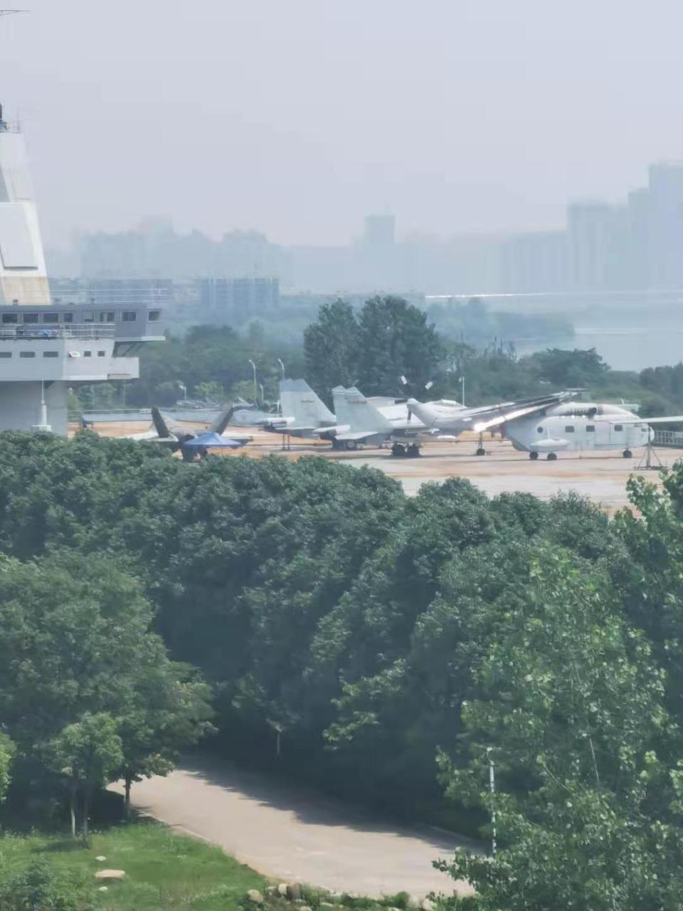 海飞丝上武汉航母楼,有期待有未来!