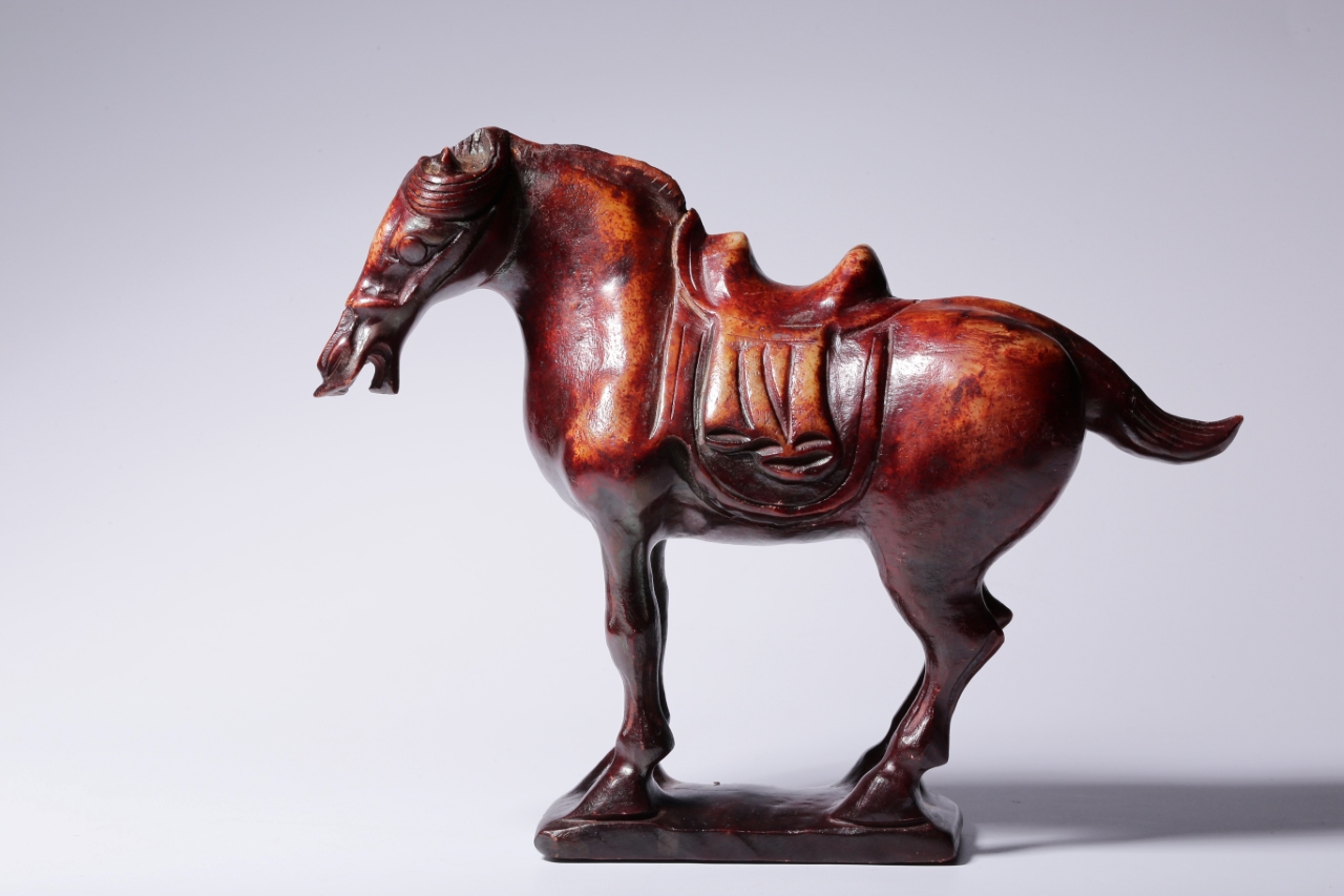 高古玉玉马摆件 高17厘米,长22厘米,宽7.5厘米,重1432克