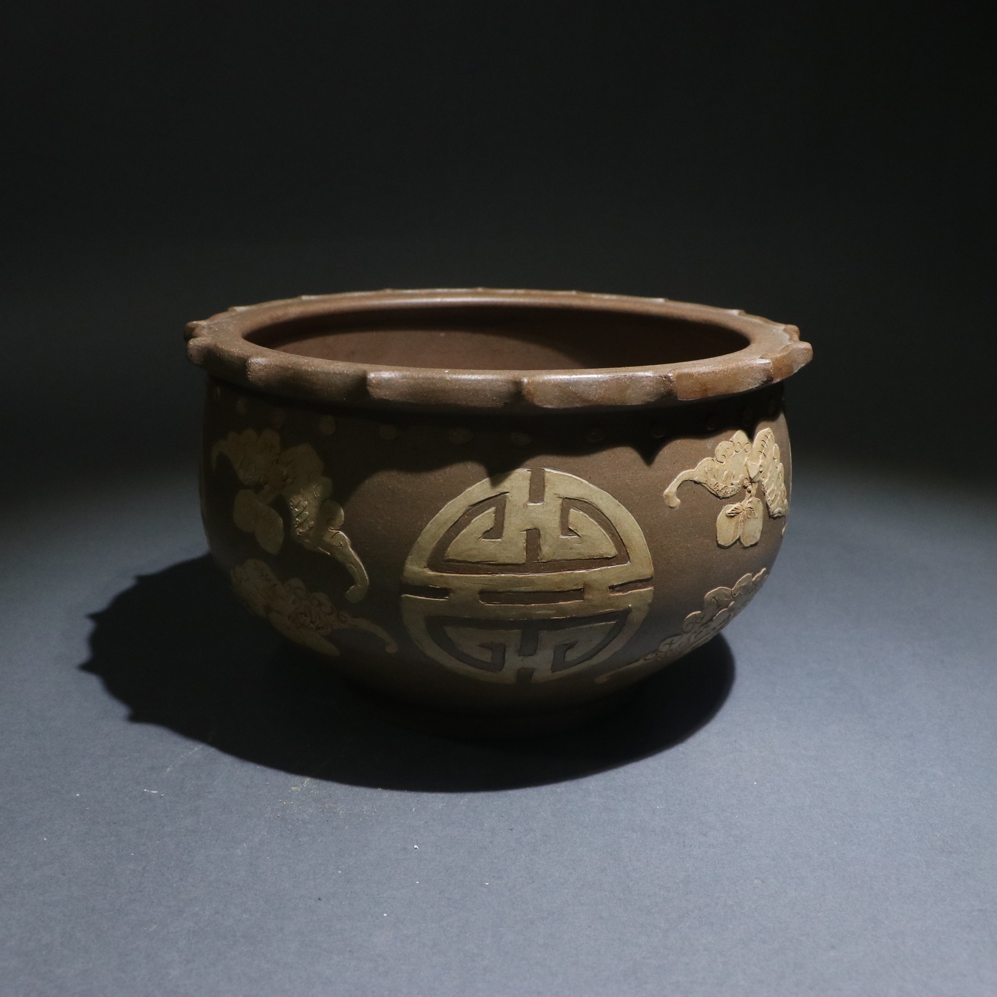 在眼前 水洗 精玉堂 尺寸:直径17厘米高11厘米