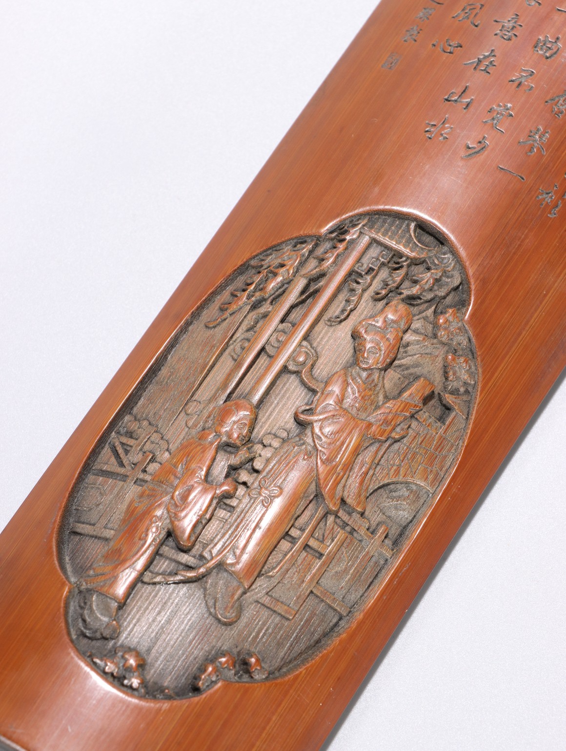 尺寸:厚1厘米,长27厘米,宽8.8厘米,重159克