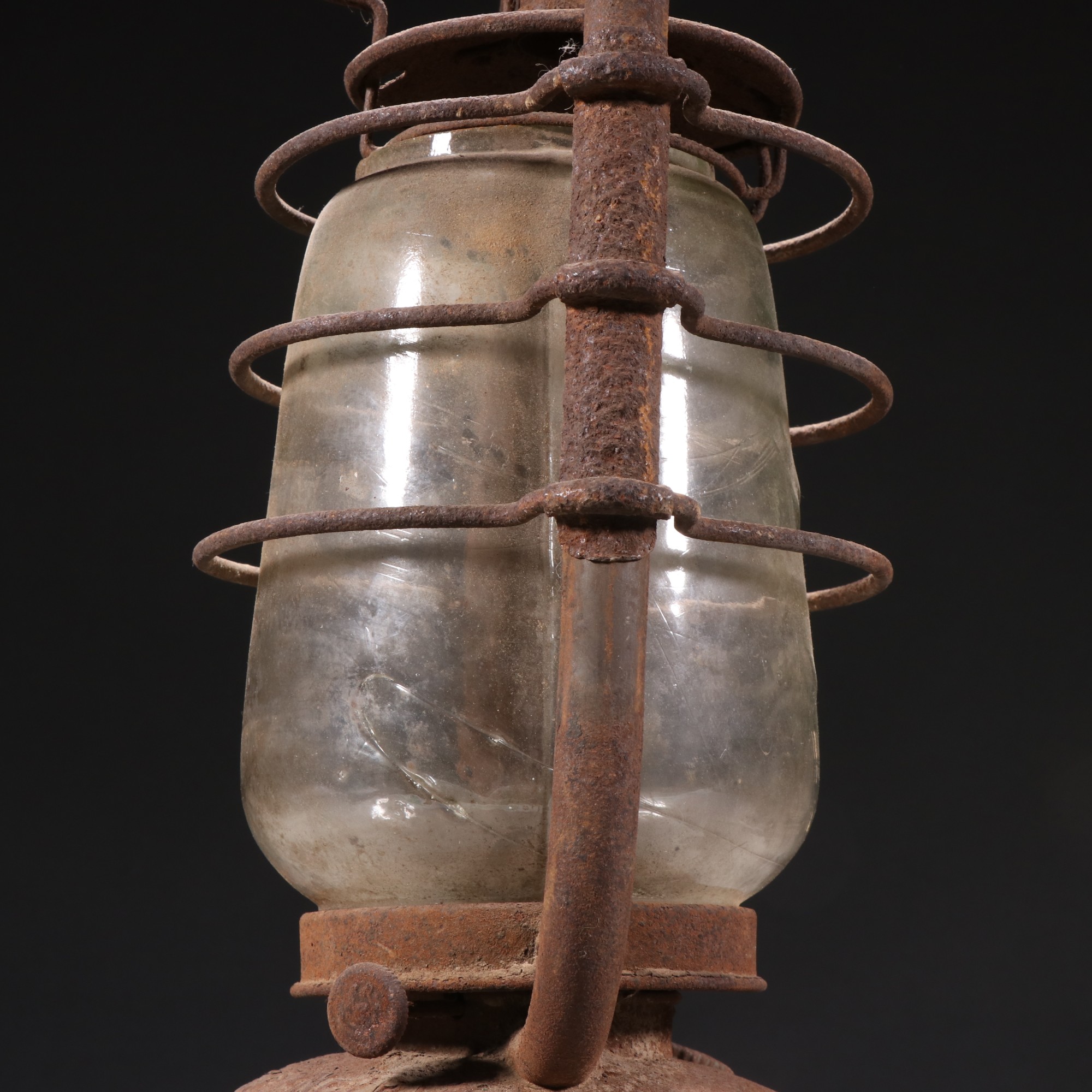 旧藏 铁制老煤油手提灯. 规格:高45㎝宽19㎝重1267g