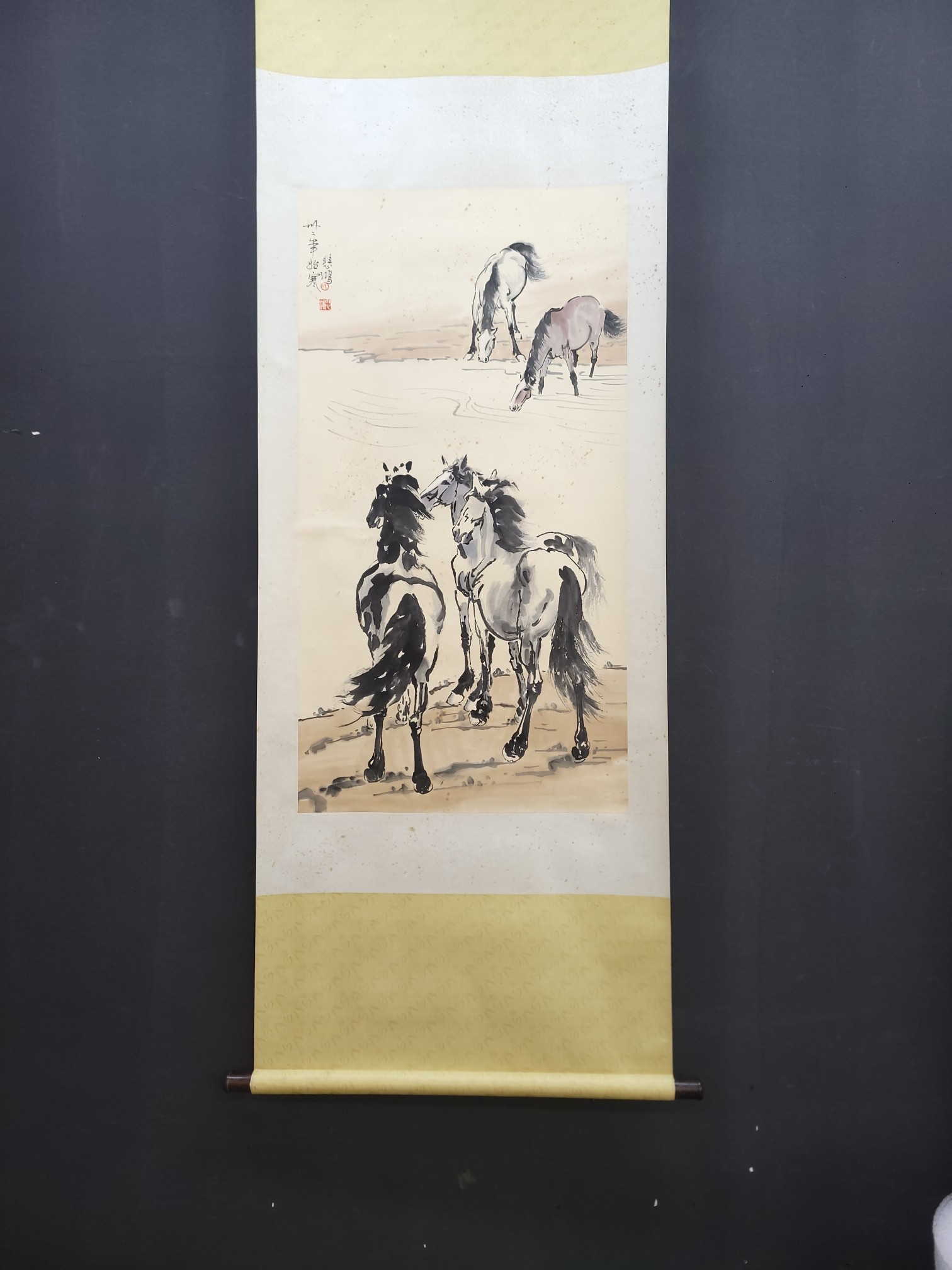 a  徐悲鸿  精品纸本骏马图  画心尺寸54x102厘米
