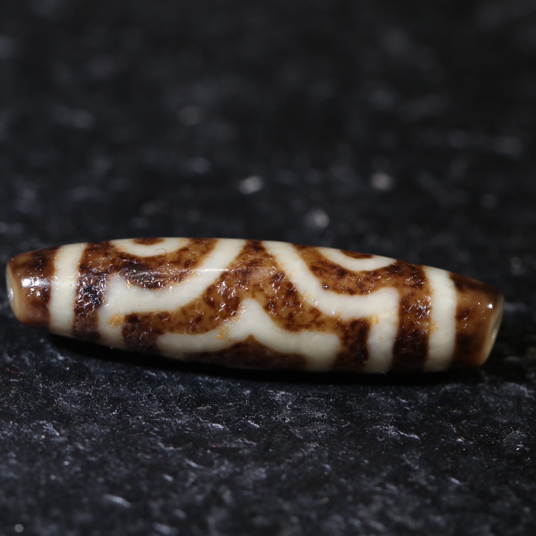 老冯精品宝盖三眼天珠 尺寸:45.6*11.