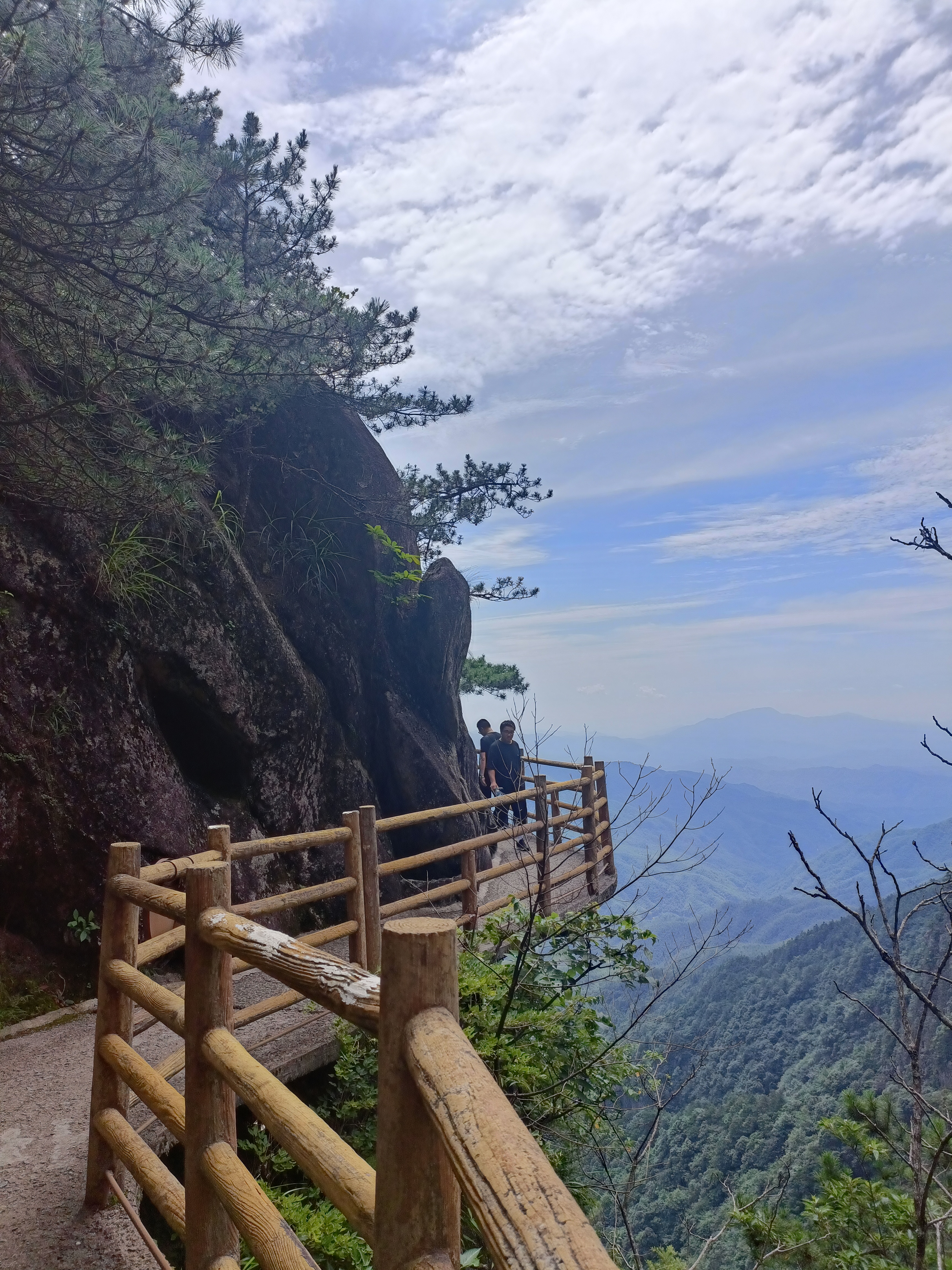 江西最高山图片