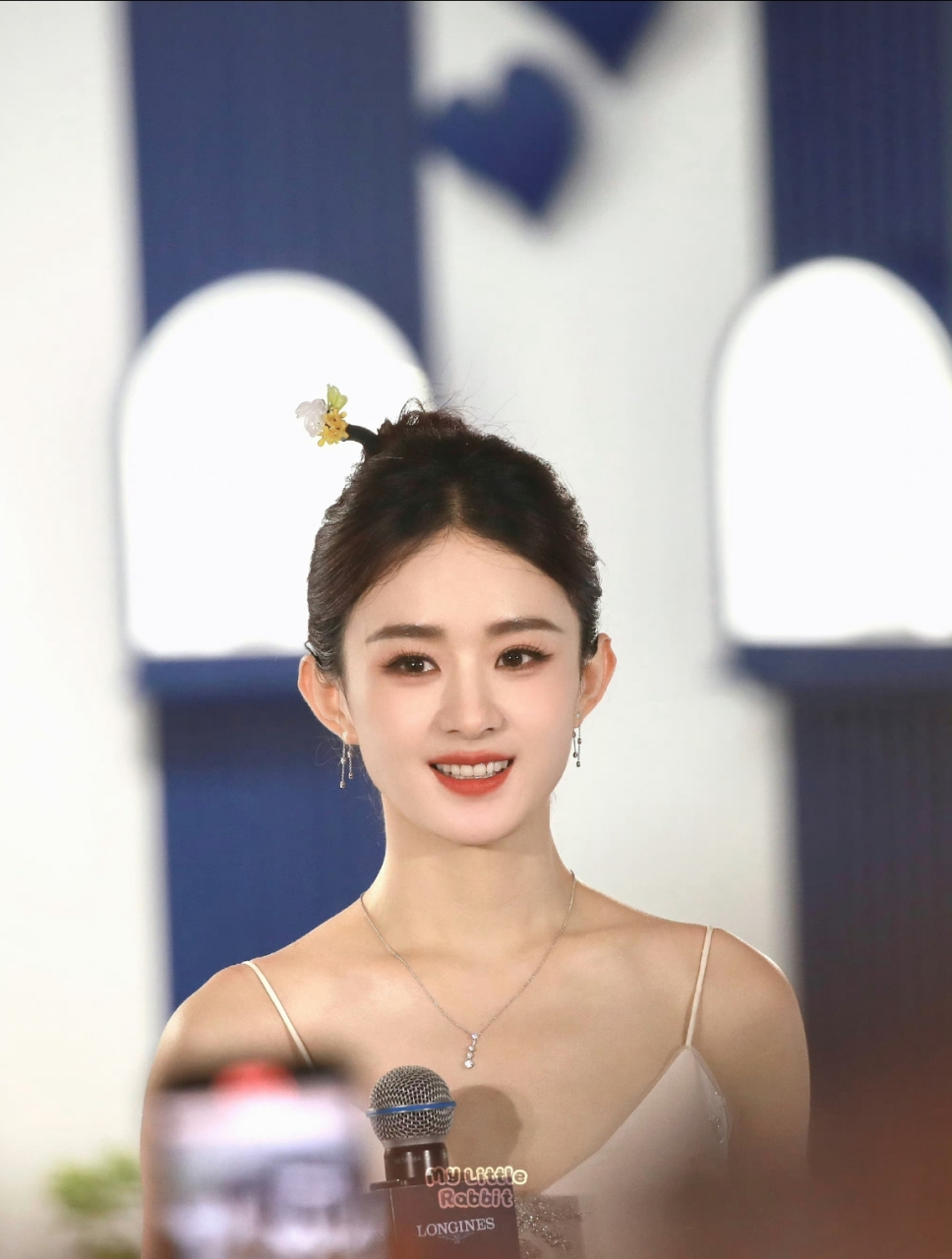 每日打卡# #赵丽颖丸子头簪发# #赵丽颖