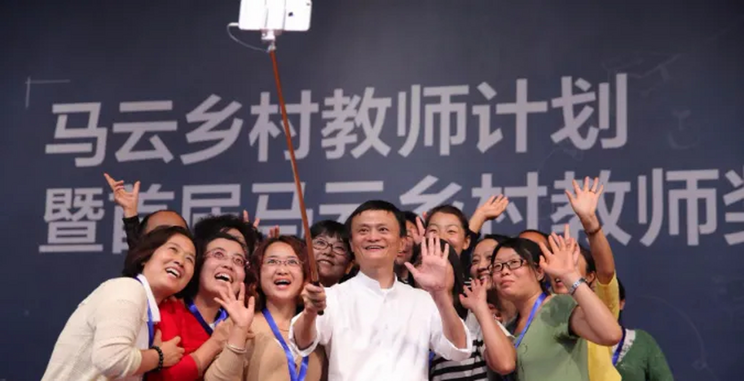 十年前马云豪掷3600万,买下双色球所有组合,总共1770多万组号码,光是