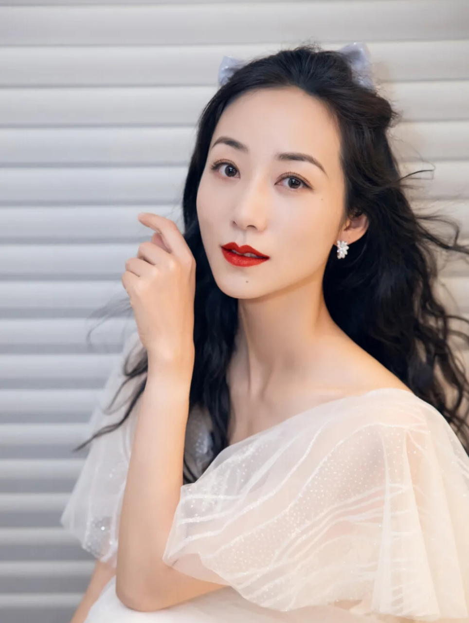 "韩雪笑着说"肯定要啊,刚好这大别墅可以建在我家苏州的院子里.