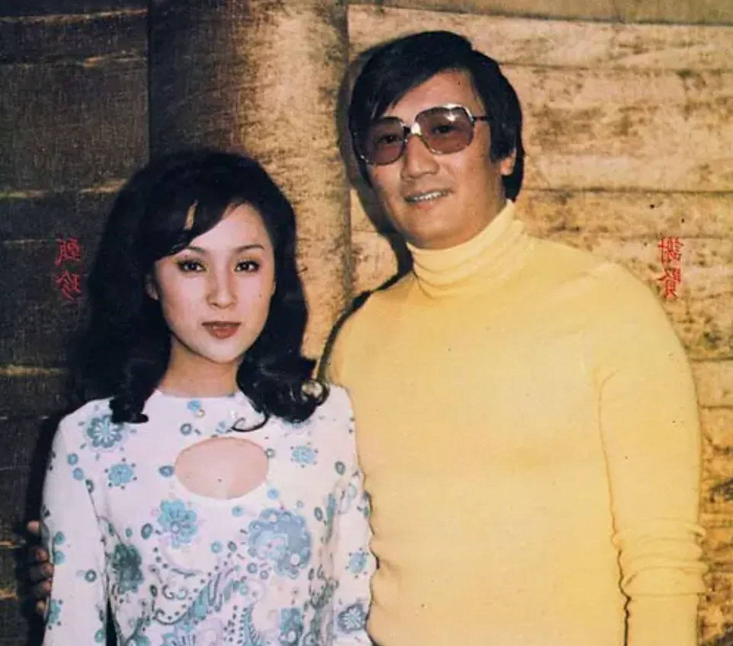 34岁的狄波拉为了救老公,盛装打扮后,敲开了赌王何鸿燊的房门