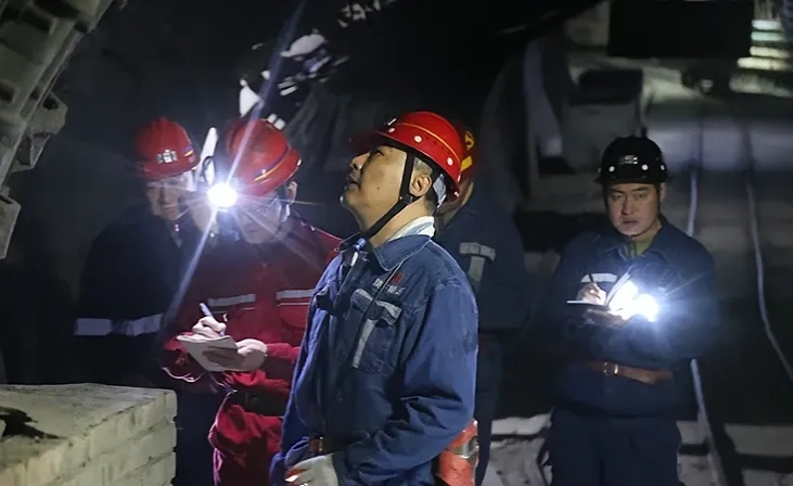 巴拉素煤矿工作生活煤矿工作工人巴拉素煤矿宿舍图片巴拉素煤矿张巍巍