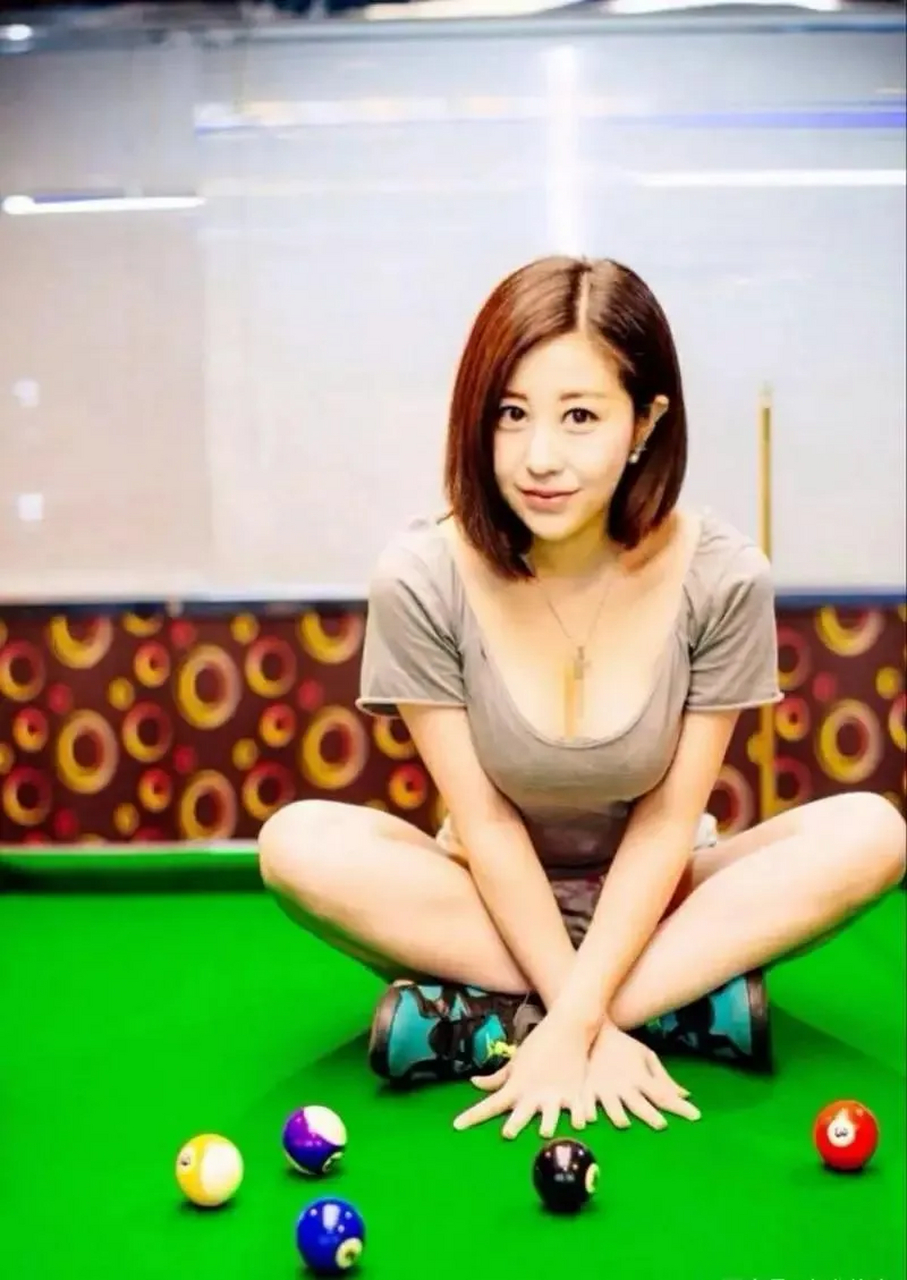 "2015年,美女台球裁判吕萌希子,在自己的辞职书上如此写道.