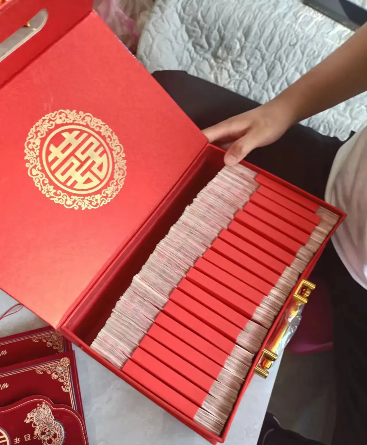 是你自己愿意给彩礼怪谁