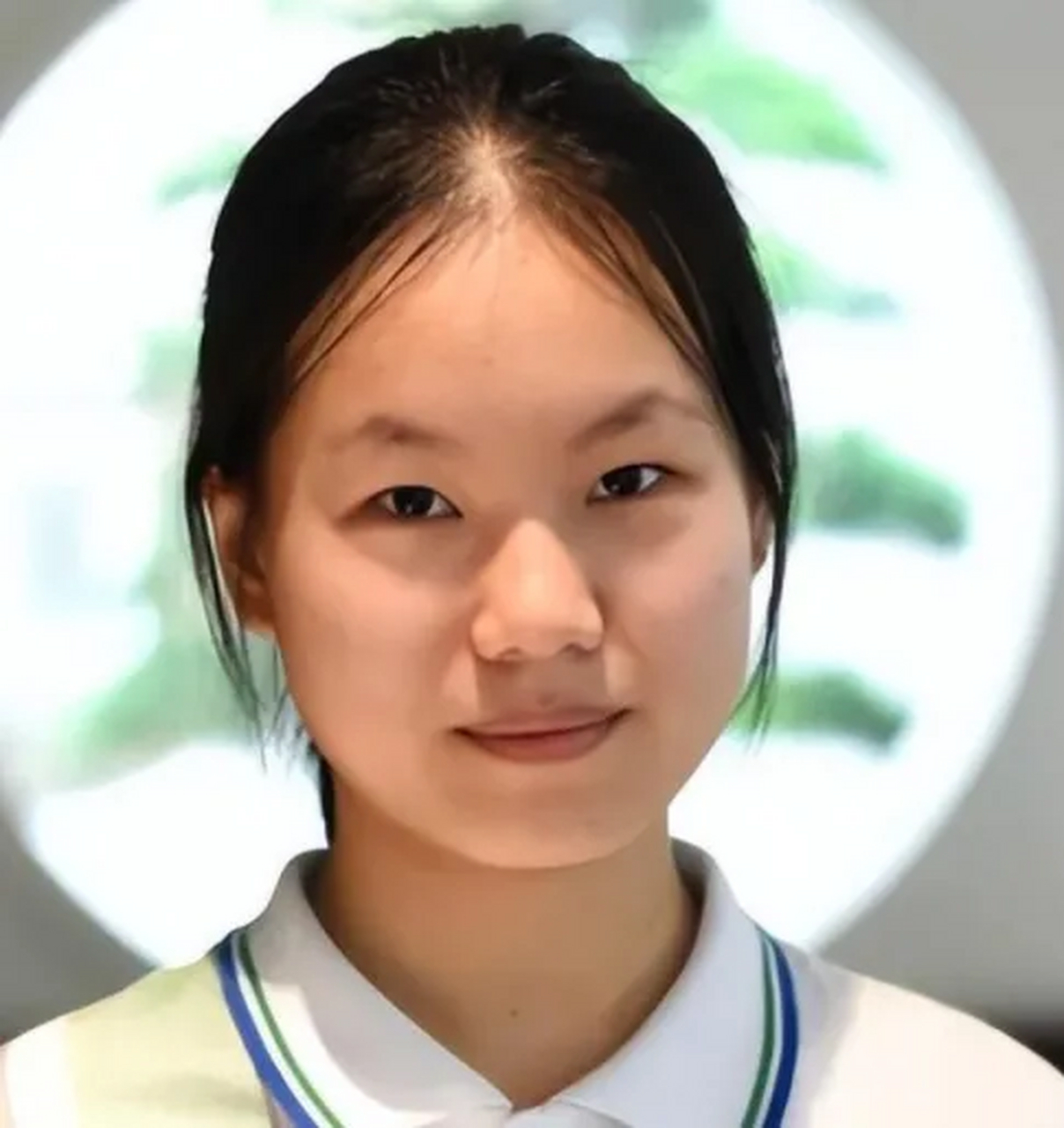 16岁广东女孩高二时参加高考,口出狂言:"我懒得考清华北大!