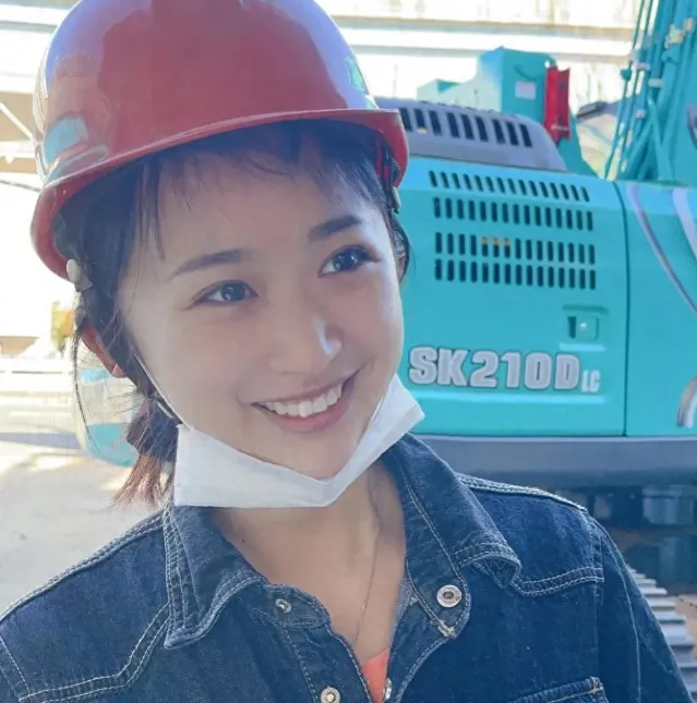 1994年,她出生在哈尔滨方正县大房屯