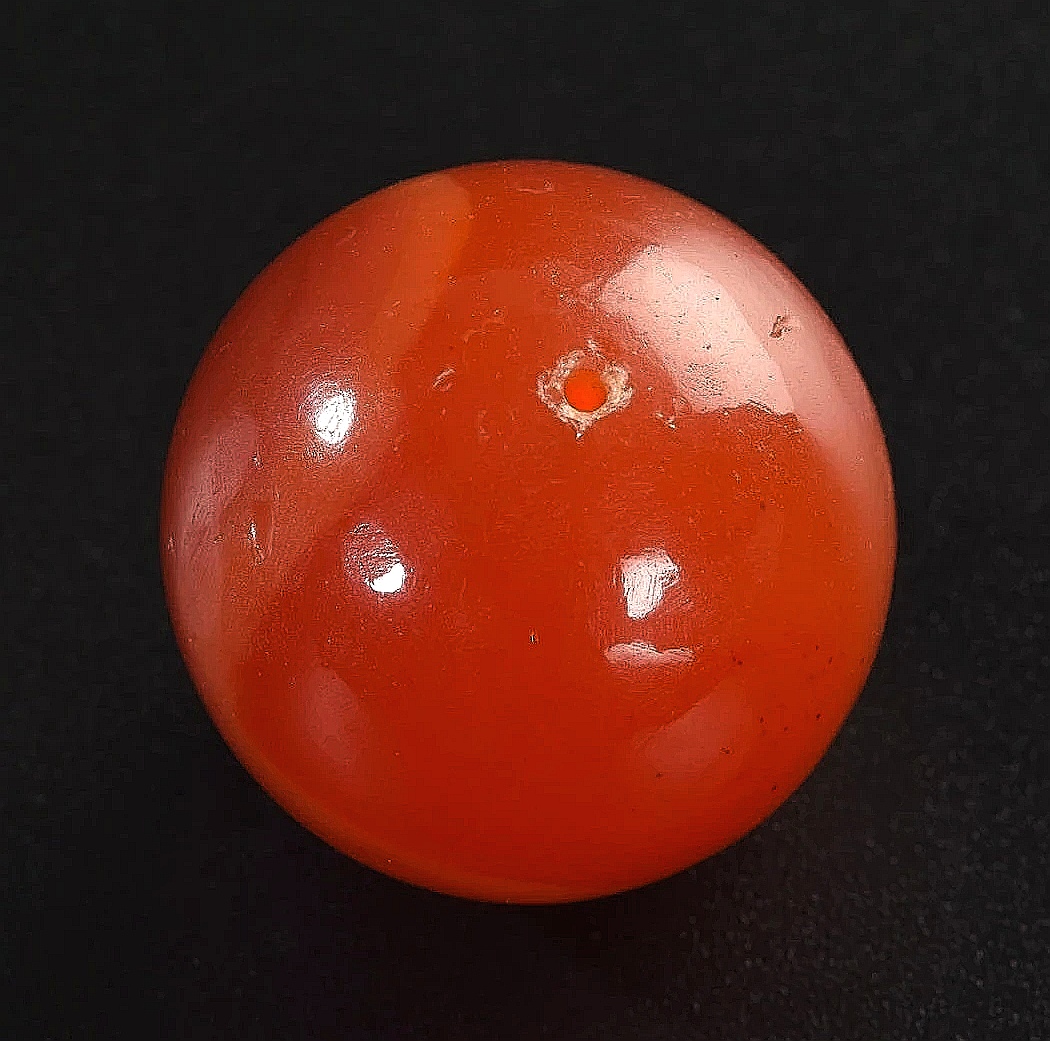 从网上看到的出土老珠子图片,汉代的,坐标广东,材质有玛瑙,水晶,琉璃