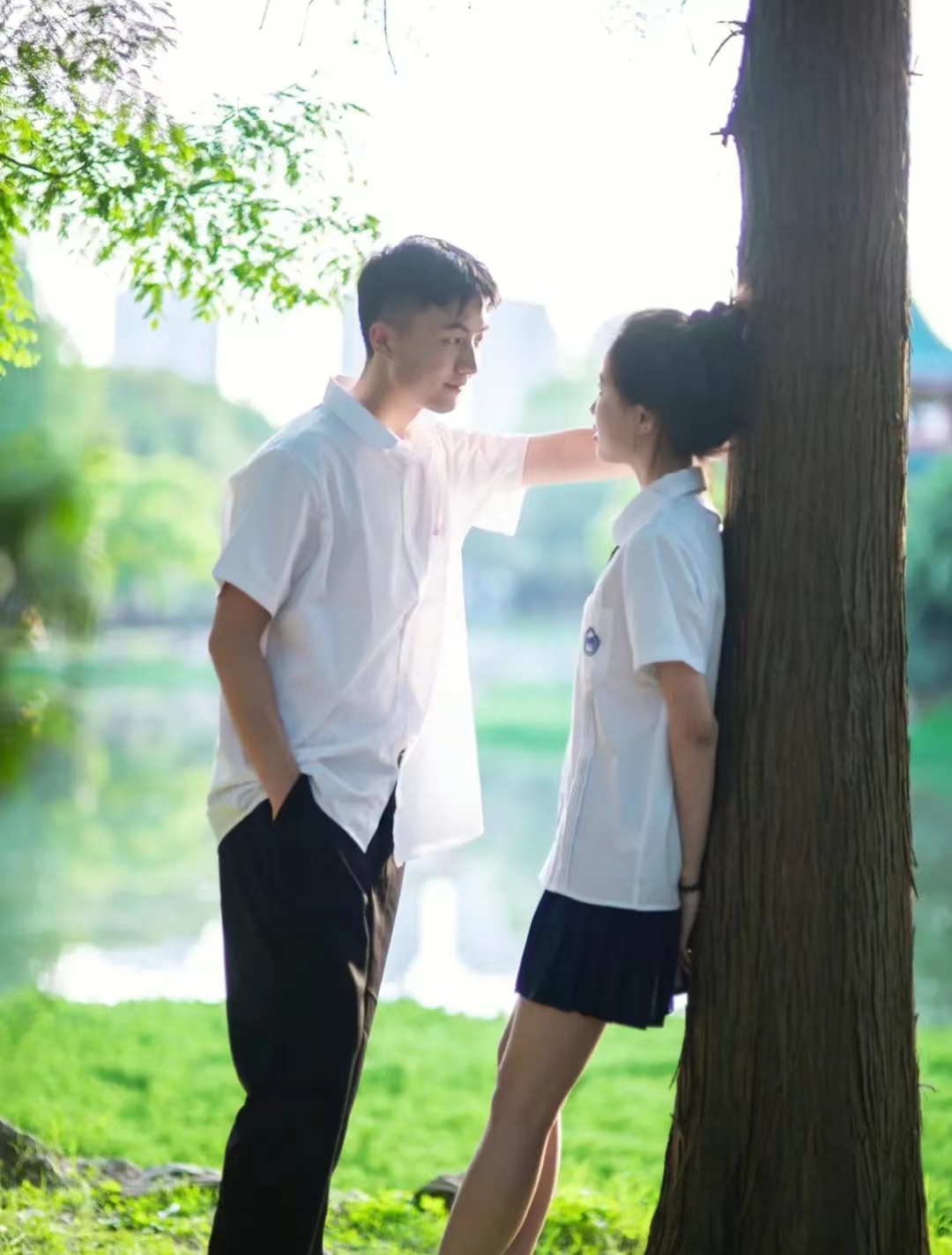 一起成长的爱情:大学校园情侣的共同经历   在大学校园里,我们一起