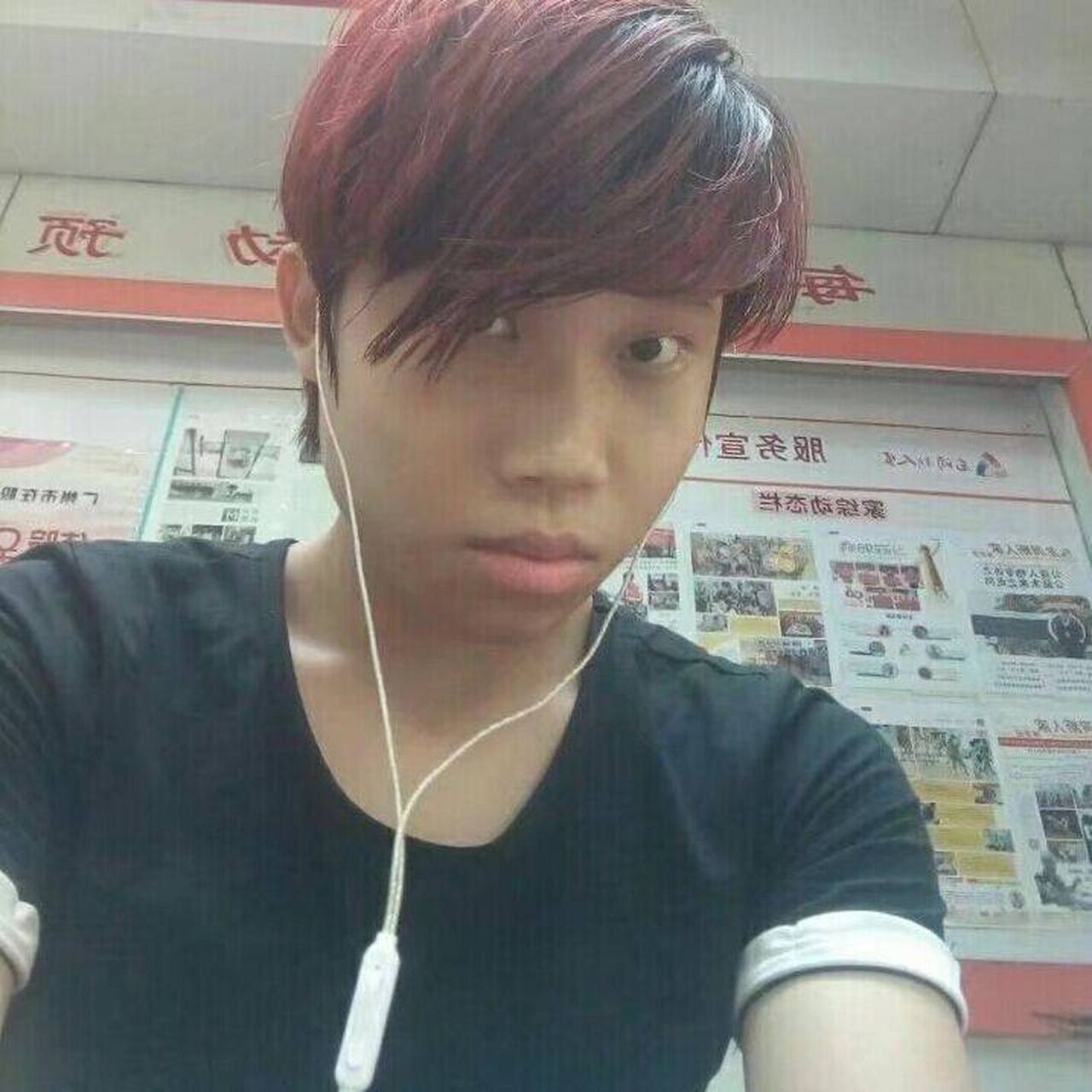 唐伟华 #我的华语乐坛初记忆#   个人信息  歌手介绍  唐伟华,1999年3