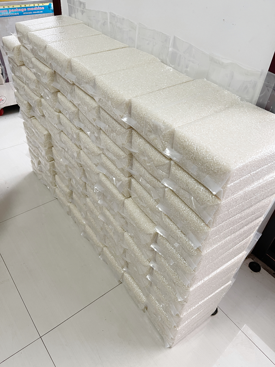 客户买50斤五常大米,结果我发了一百斤大米给他!