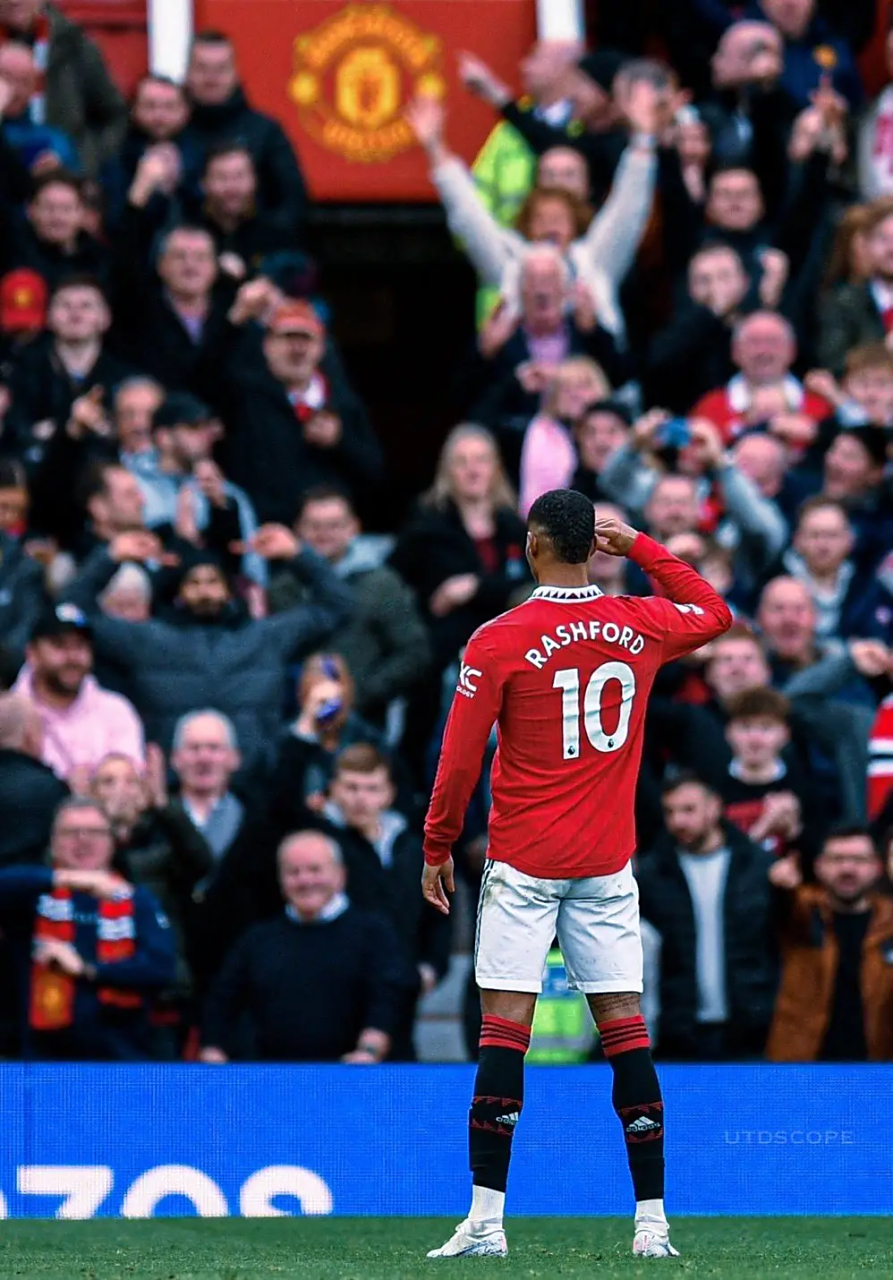 拉什福德:和c罗一起踢球是一种难以置信的经历,他是我的偶像之一