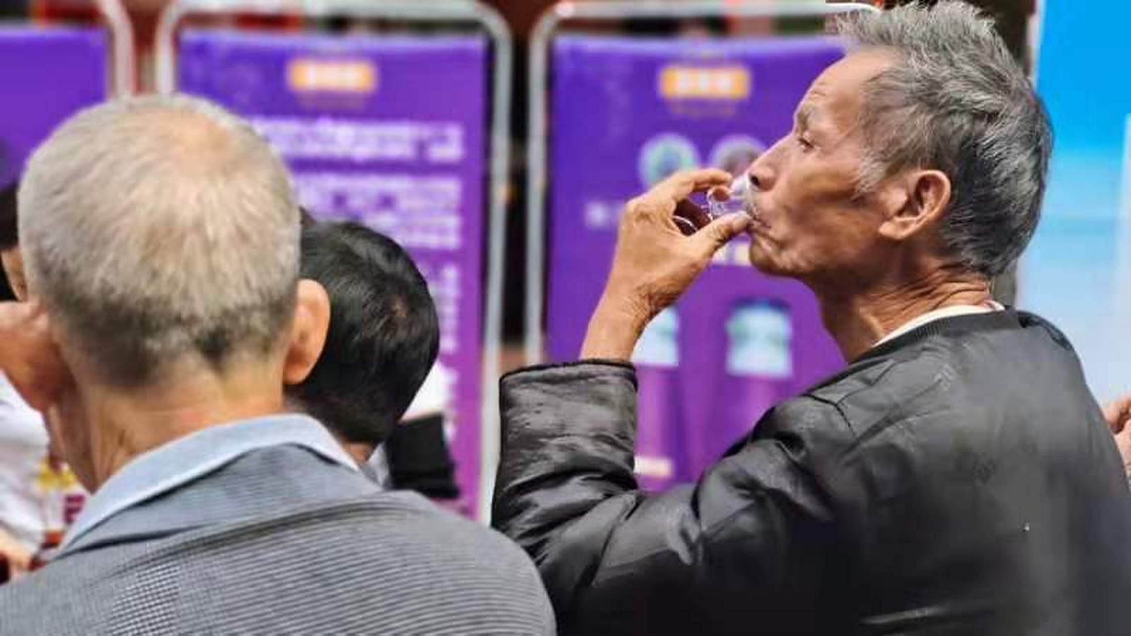 紫玉米中的花青素含量,比蓝莓的花青素含量高