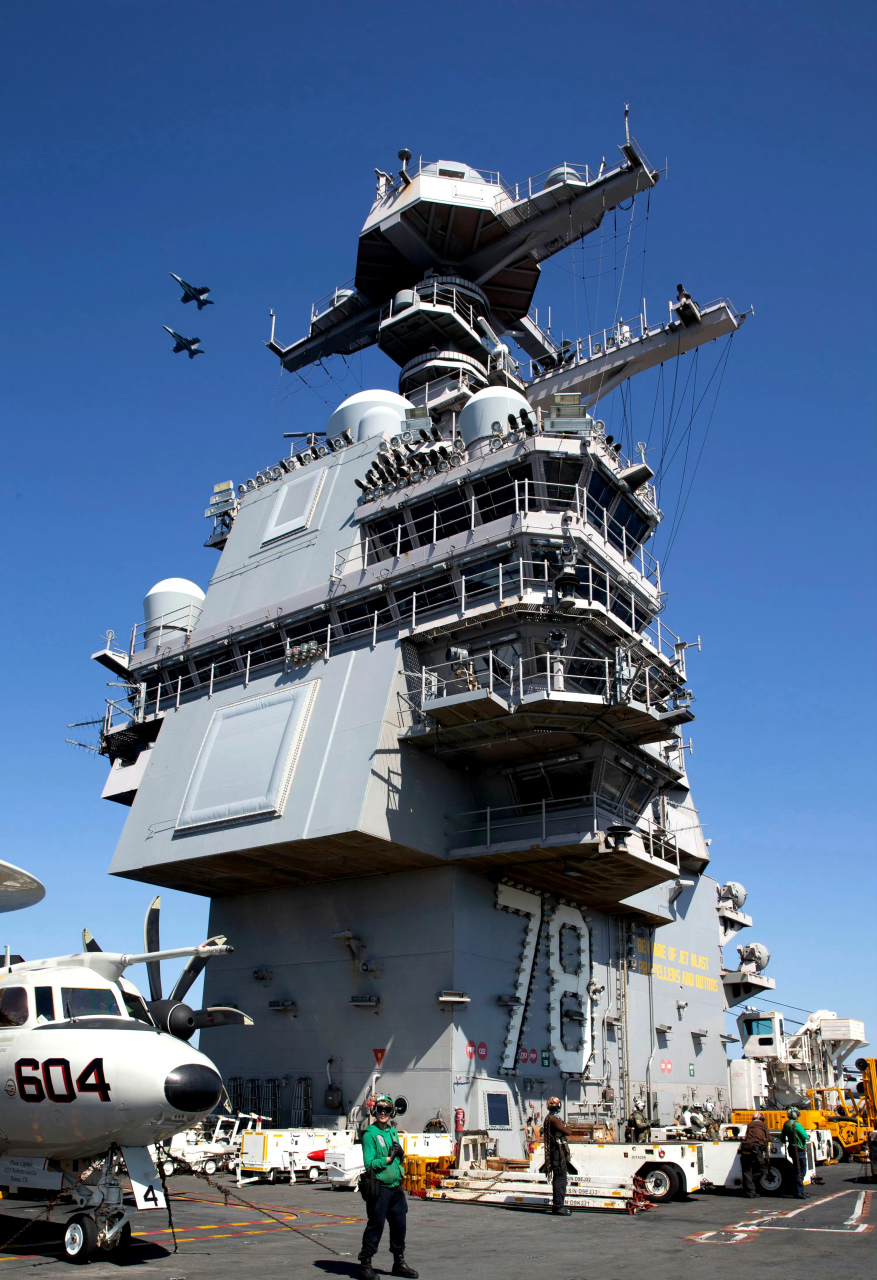 舰船欣赏:美国海军 福特号航空母舰(cvn-78)舰岛特写,喜欢制作模型的