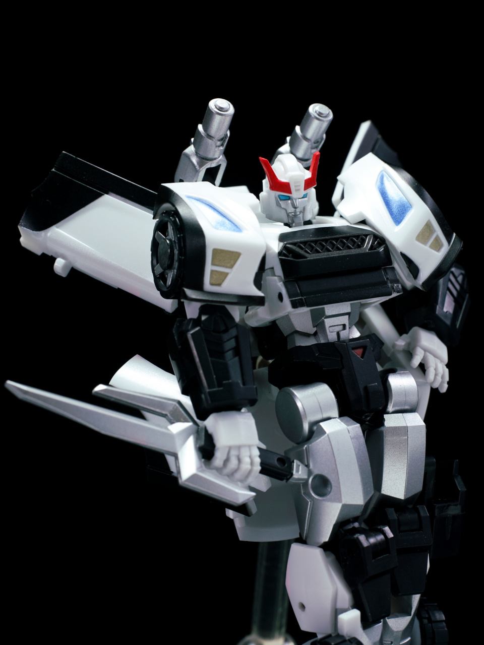 模型欣赏:变形金刚 铁工厂 警车,by 模魂工作室.