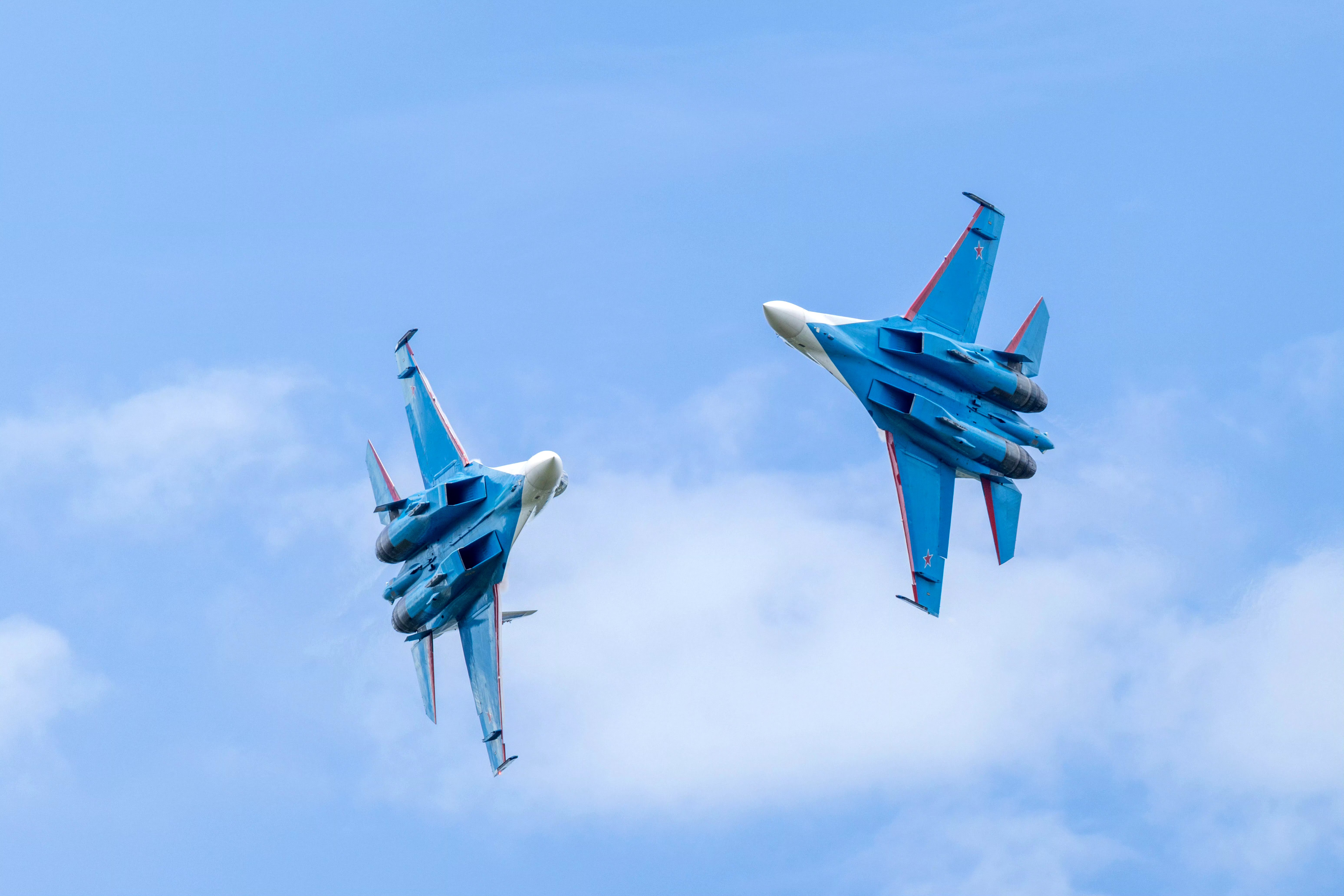 2025航展上进行飞行表演的俄罗斯勇士表演队,该队已经换装苏