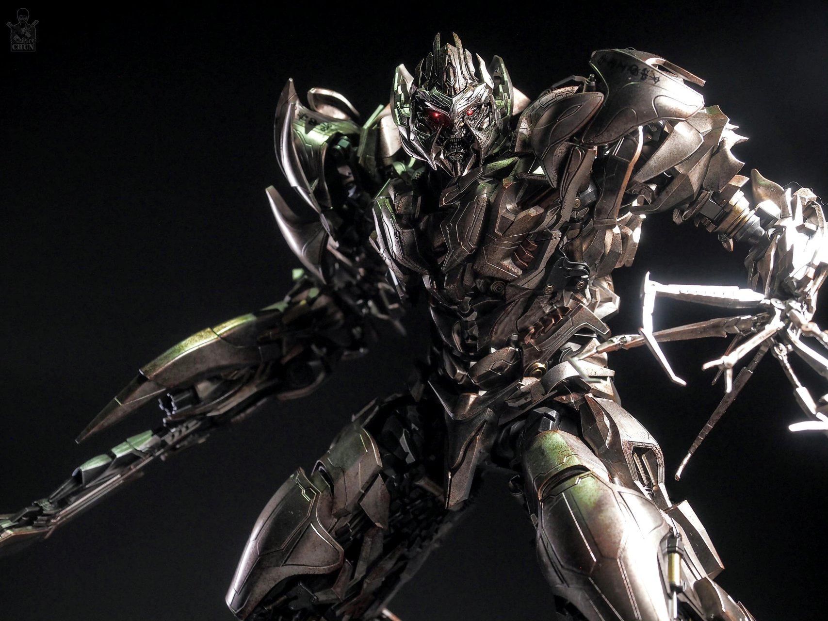 模型欣赏:threezero dlx 变形金刚2 坦克威震天,by 春晖出品.