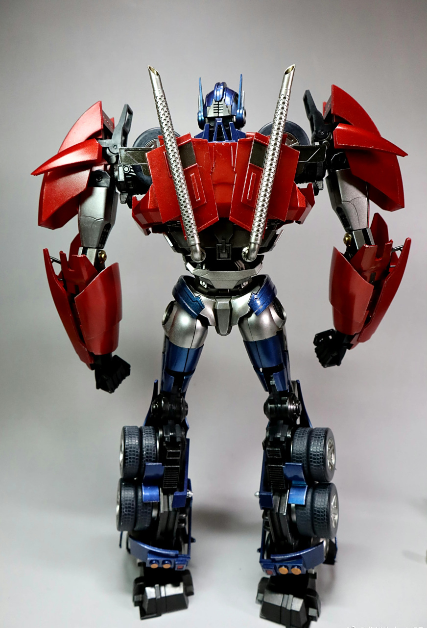 模型欣赏:iw-07 dlx比例 领袖之证 擎天柱.#动漫# #模型# #变形金刚