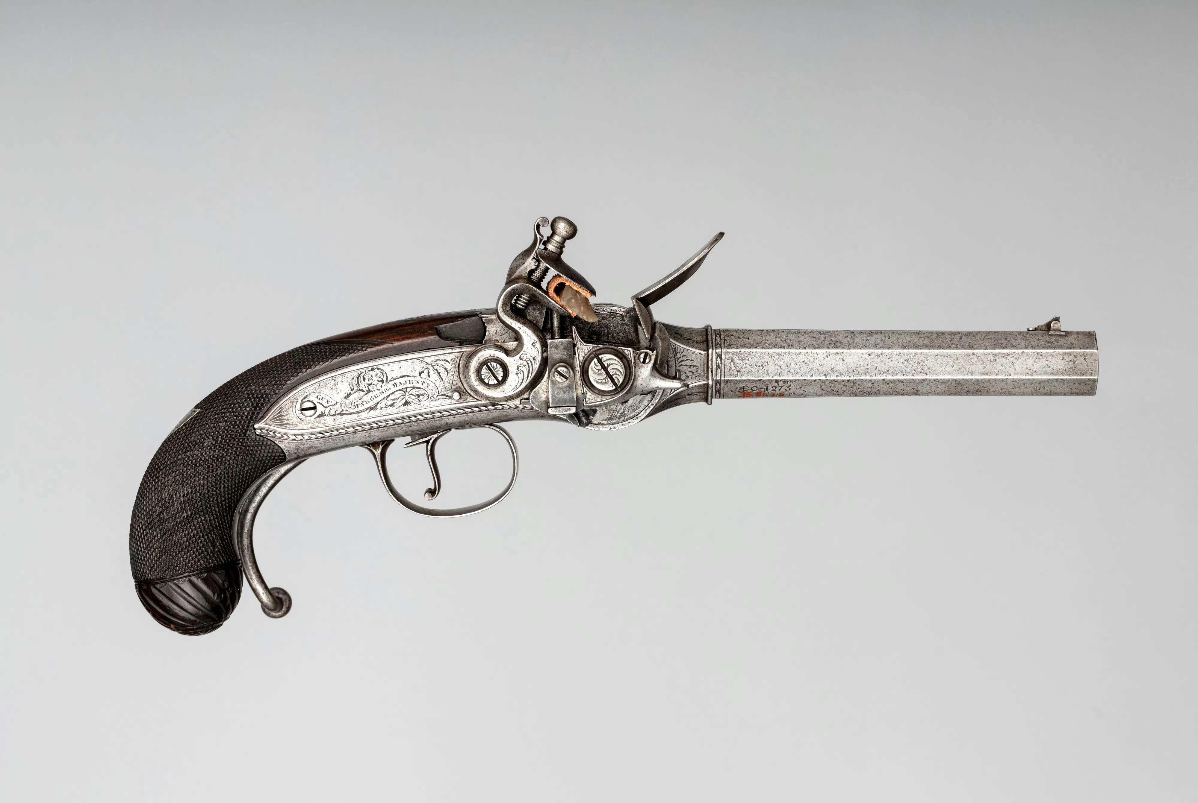 美国纽约大都会博物馆收藏的连发式燧发手枪,出自英国,制作者为枪匠