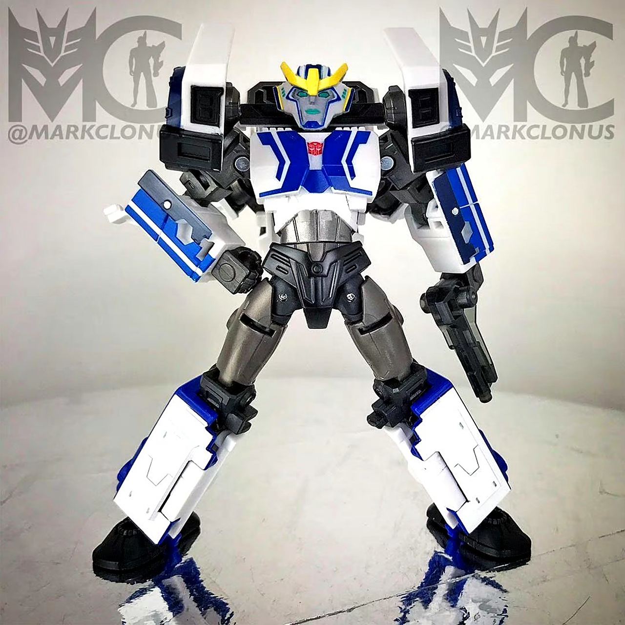 模型欣赏:变形金刚 遗产进化系列 领袖的挑战 铁腕.