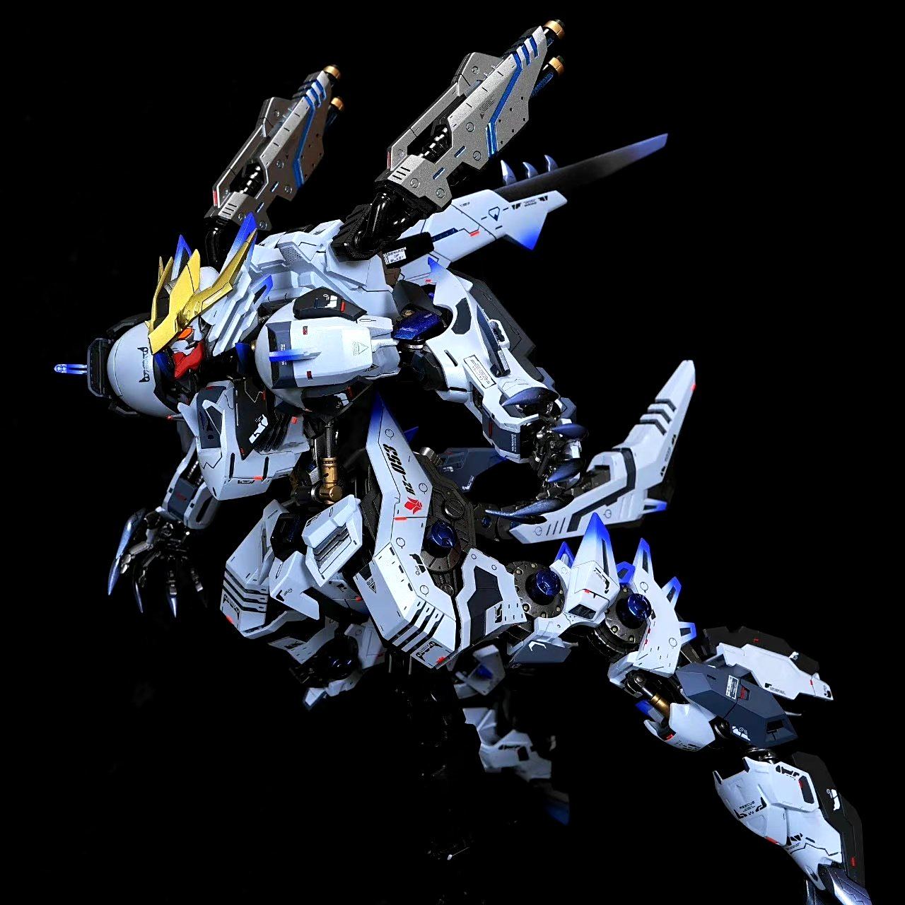 模型欣赏:机动战士高达铁血  索斯兽巴巴托斯狼王,by 砂yanagi.