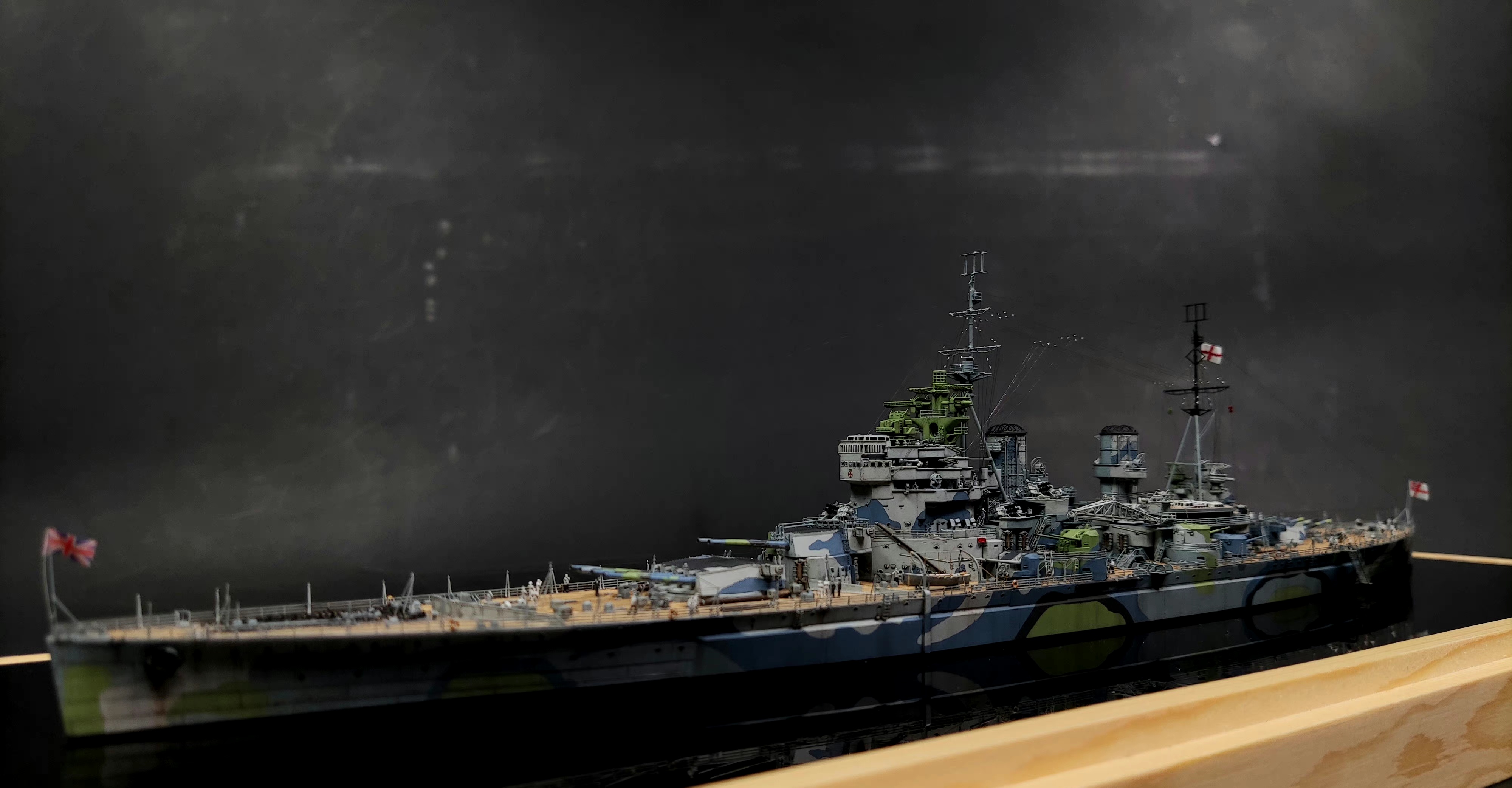 军模欣赏:1/700 英国威尔士亲王号战列舰,by 张氏海军工厂.